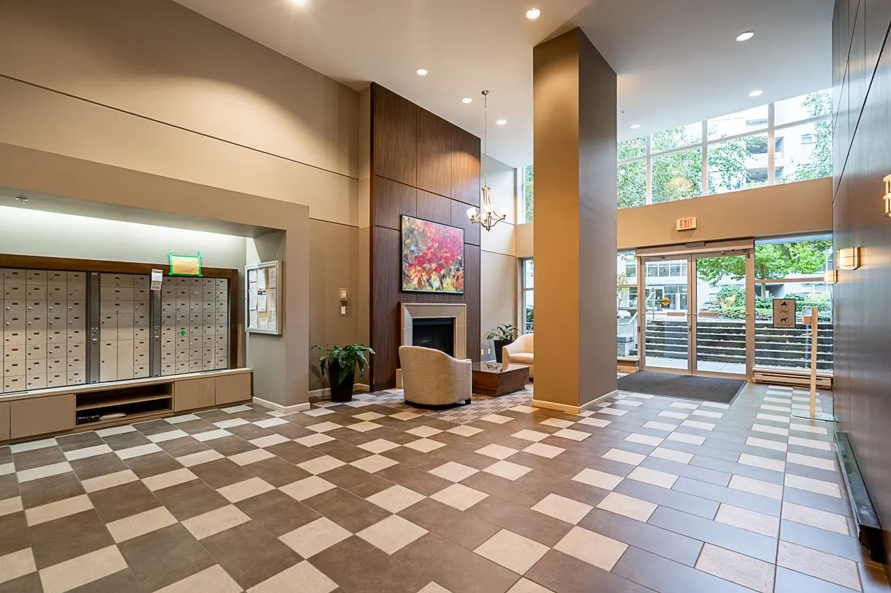 311 9262 University Crescent