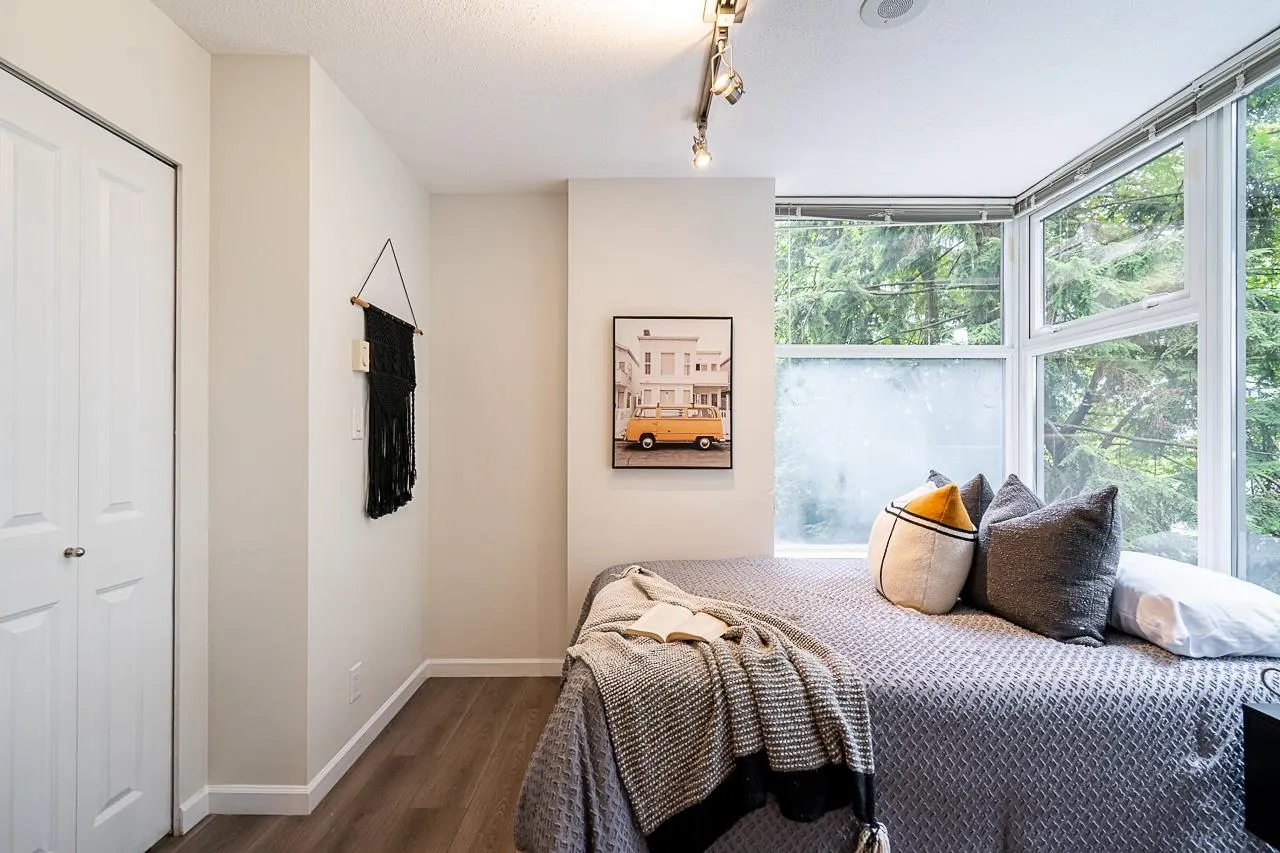 311 9262 University Crescent