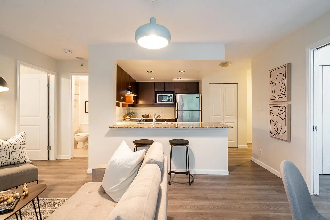 311 9262 University Crescent