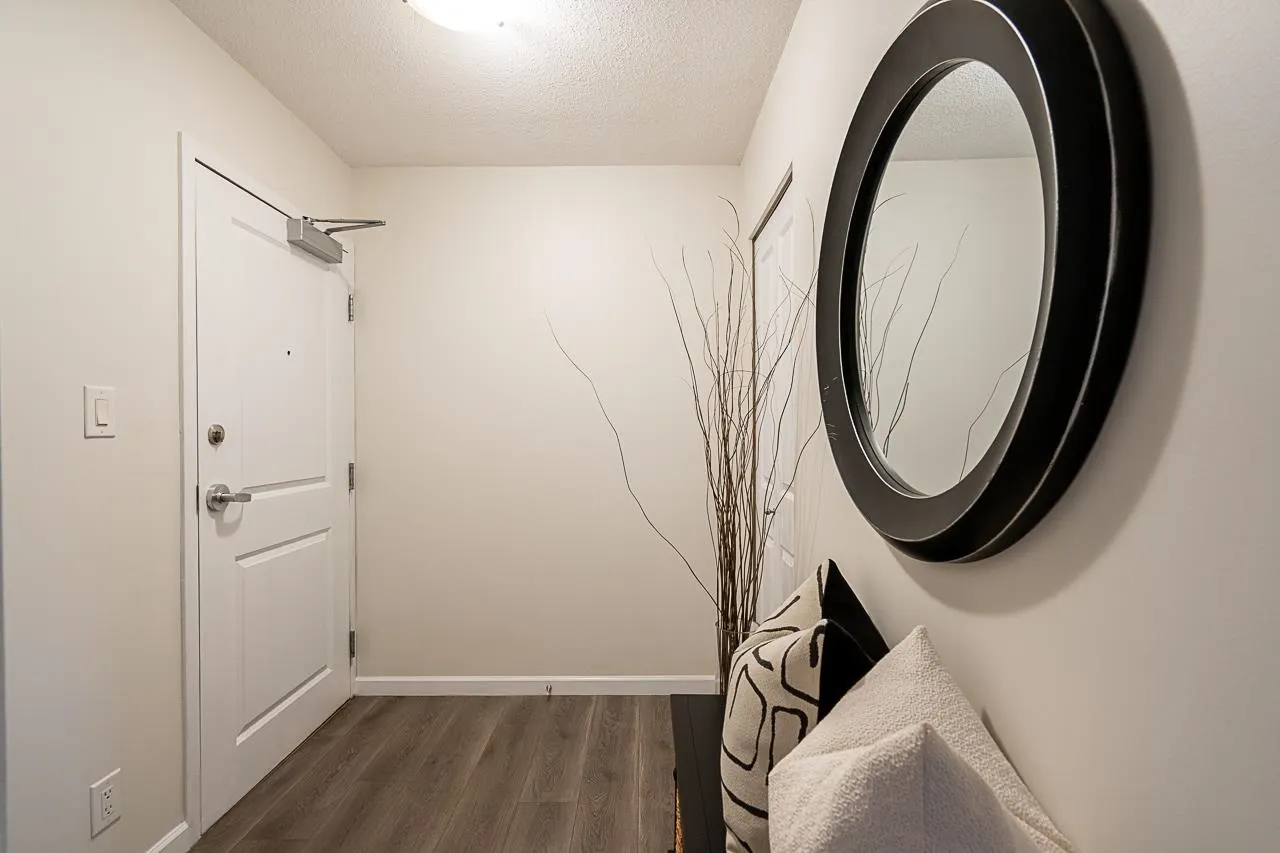 311 9262 University Crescent