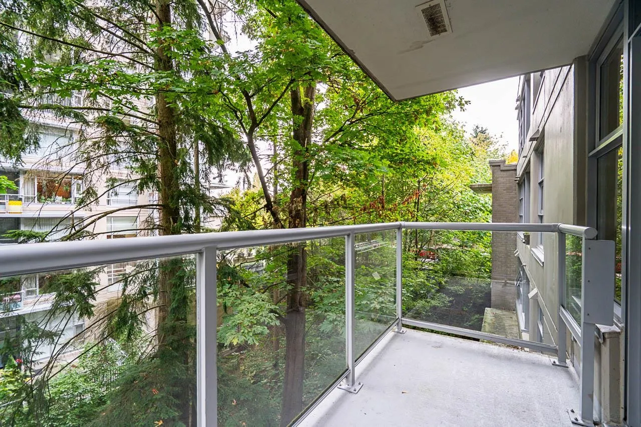 311 9262 University Crescent