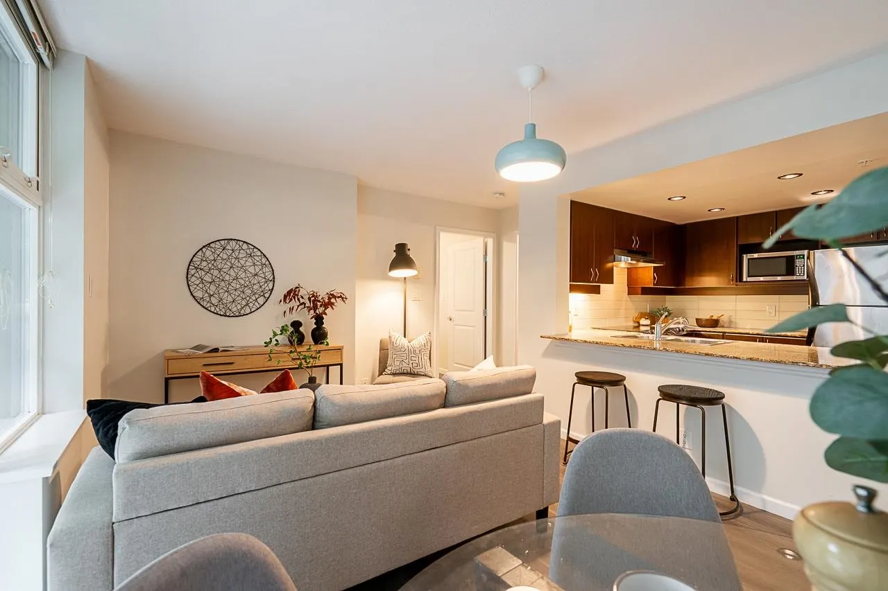 311 9262 University Crescent