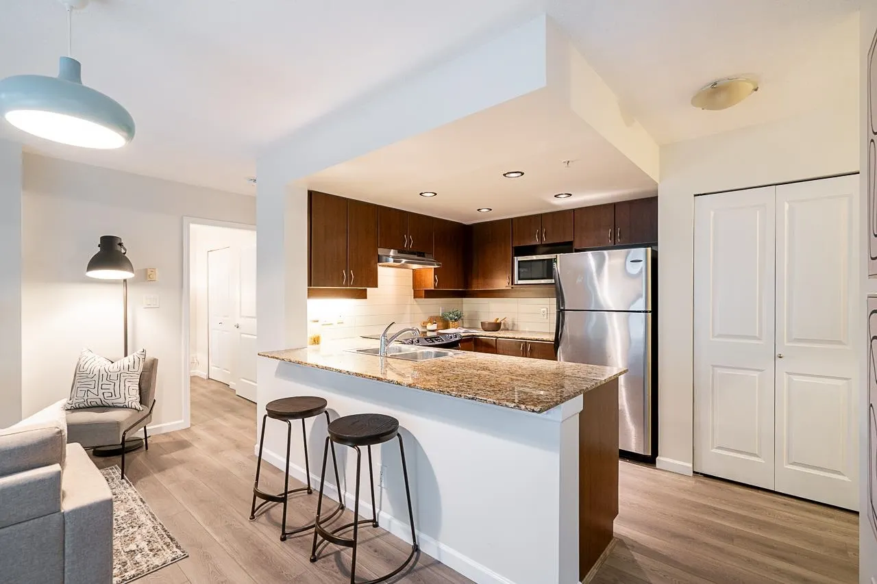 311 9262 University Crescent