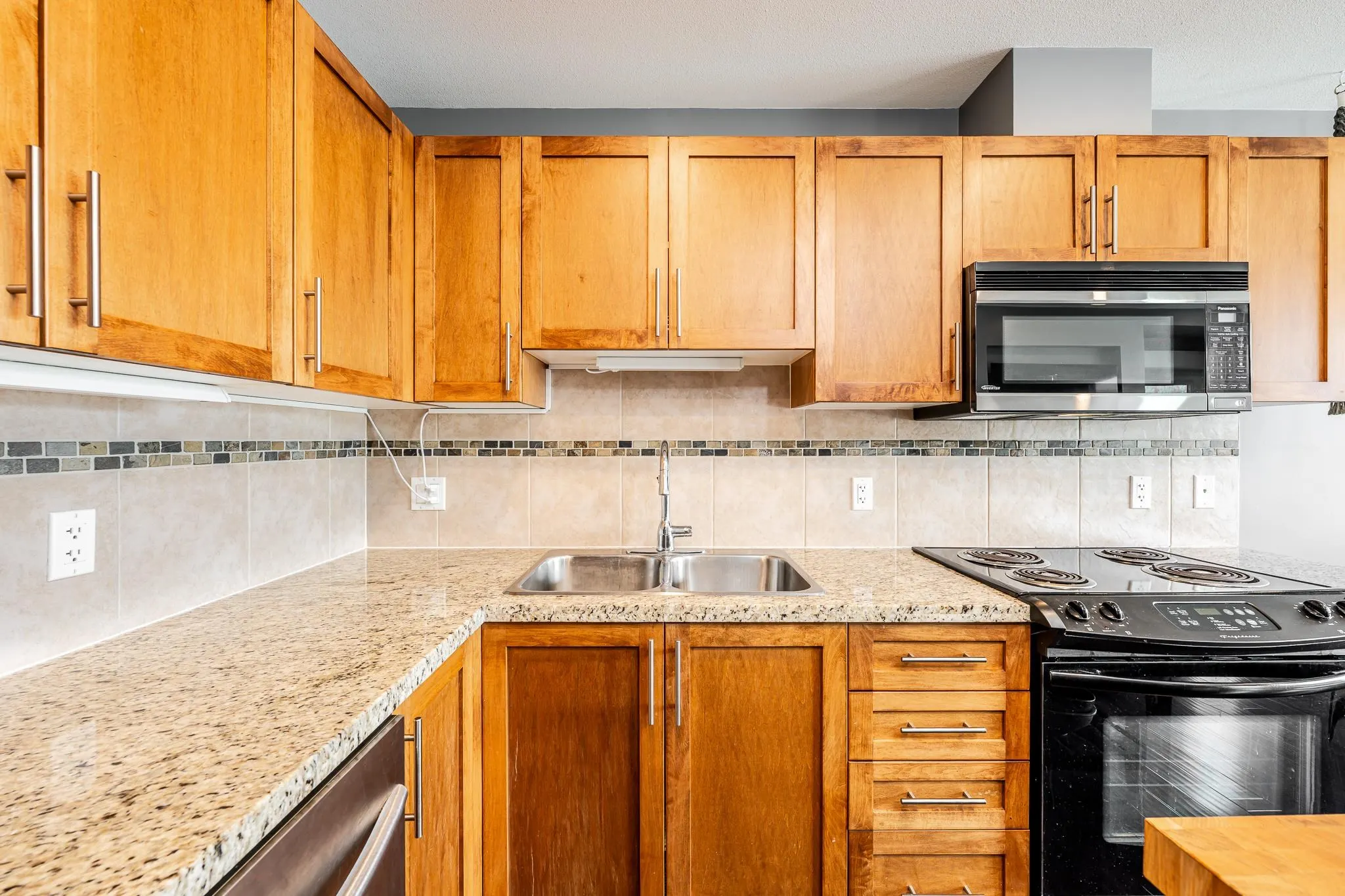 521 1211 Village Green Way