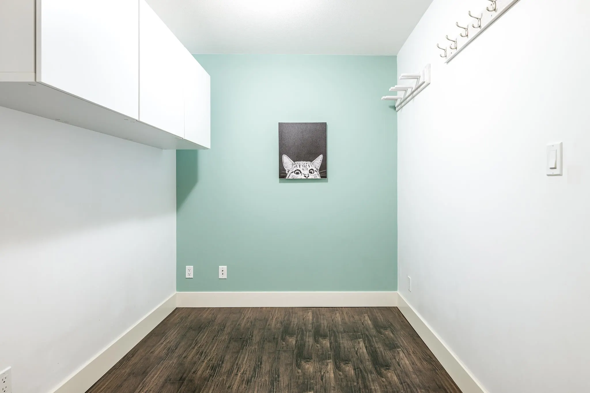 521 1211 Village Green Way