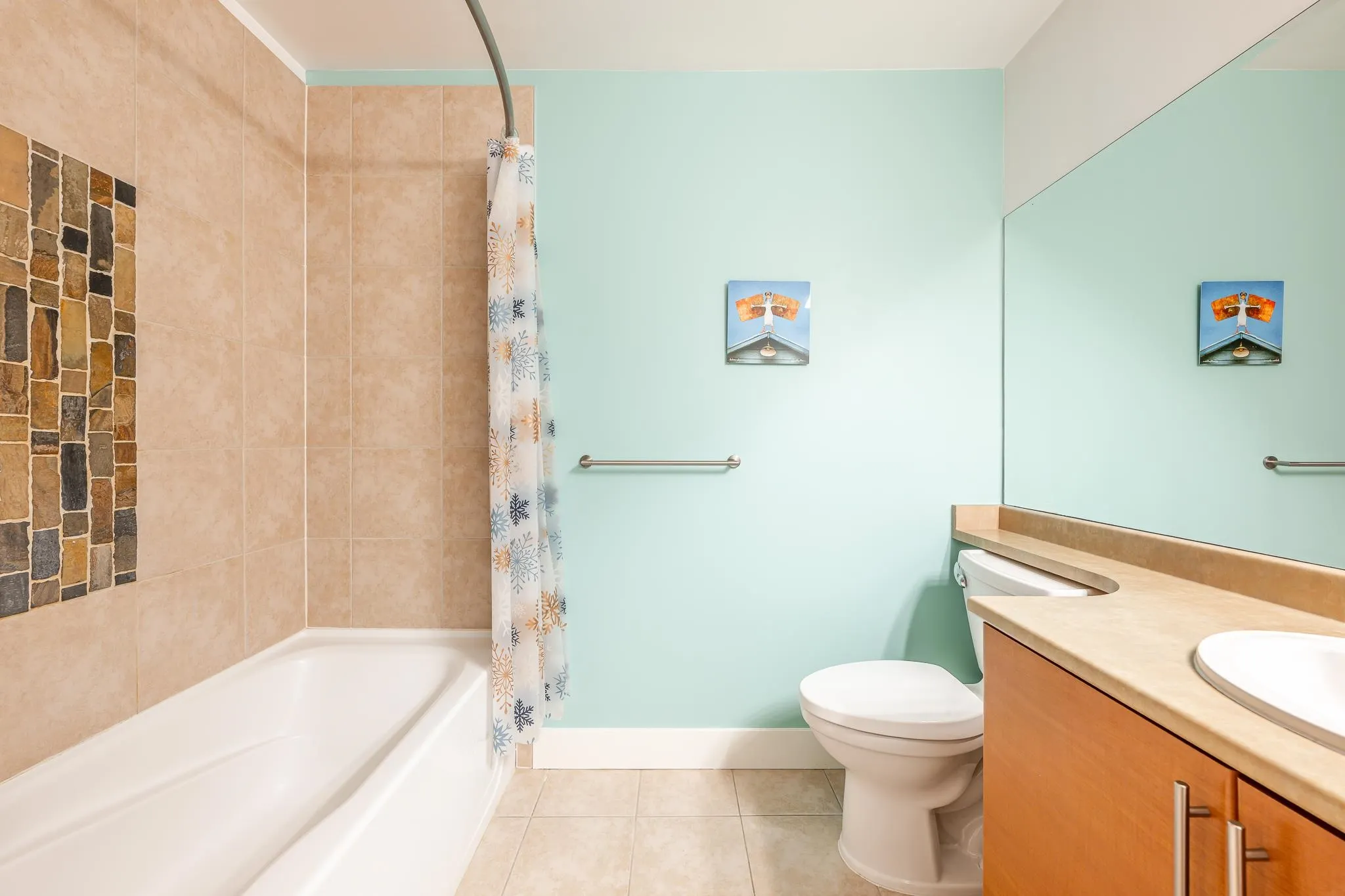 521 1211 Village Green Way