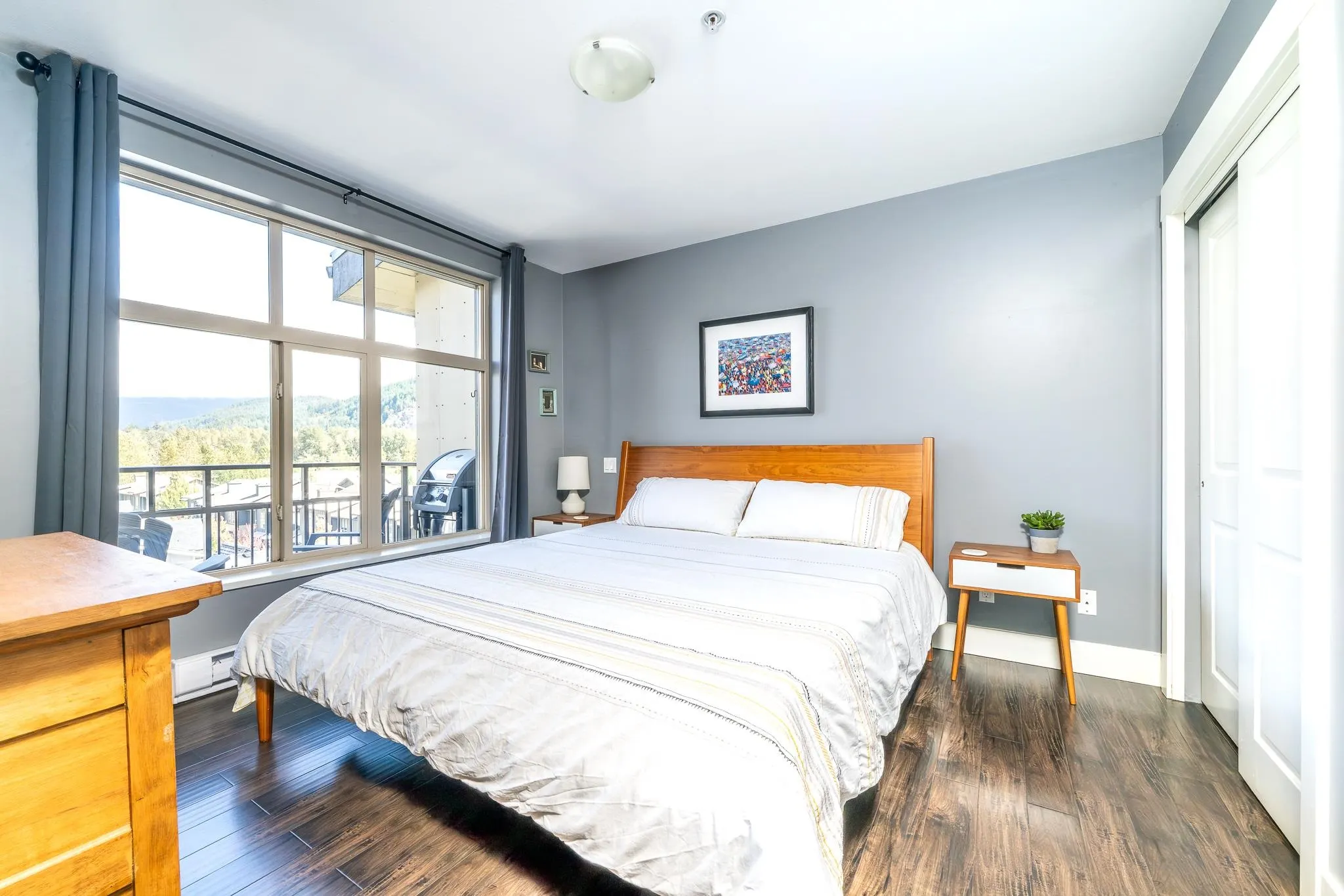 521 1211 Village Green Way