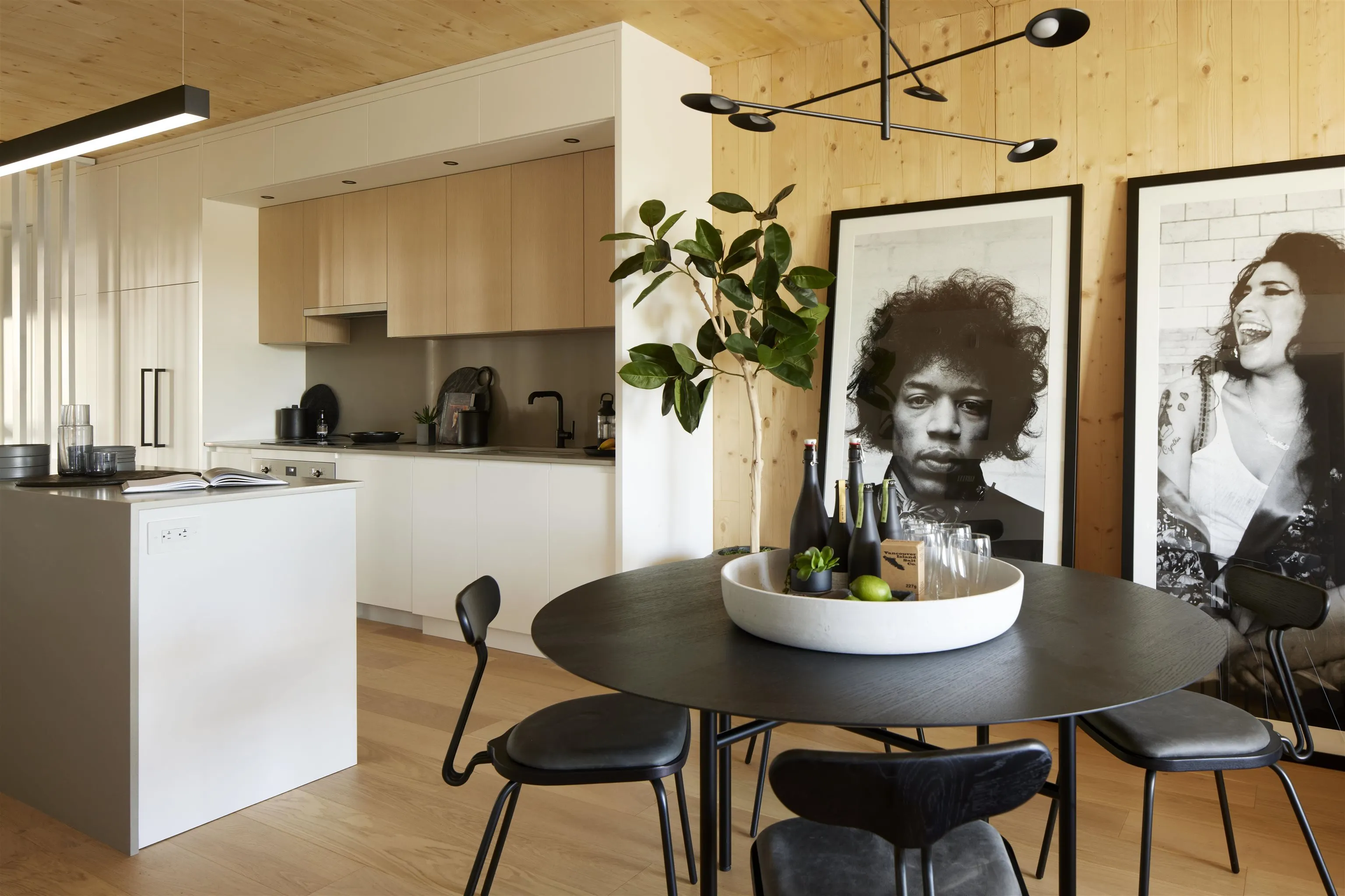 316 310 Salter Street