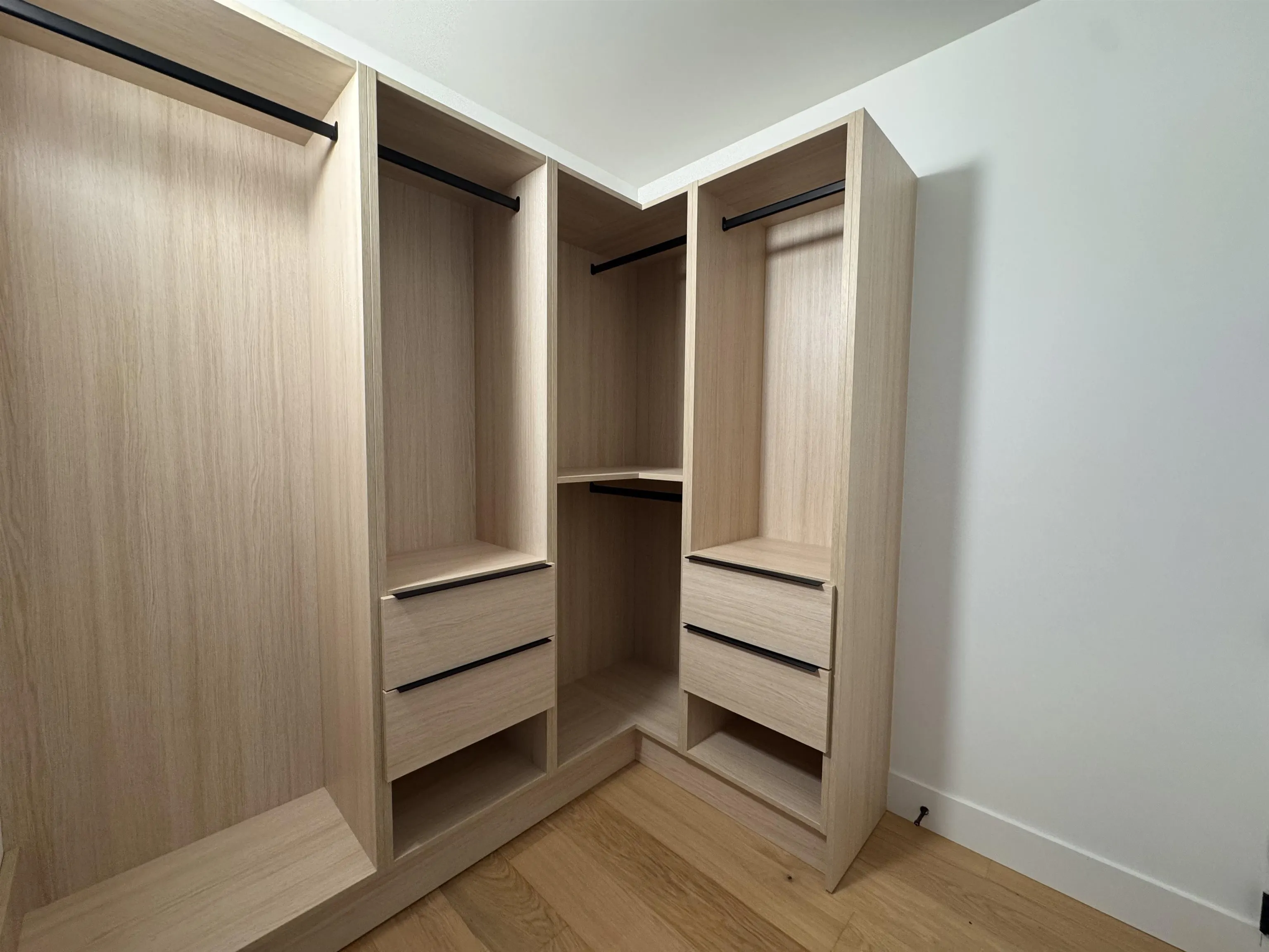 316 310 Salter Street