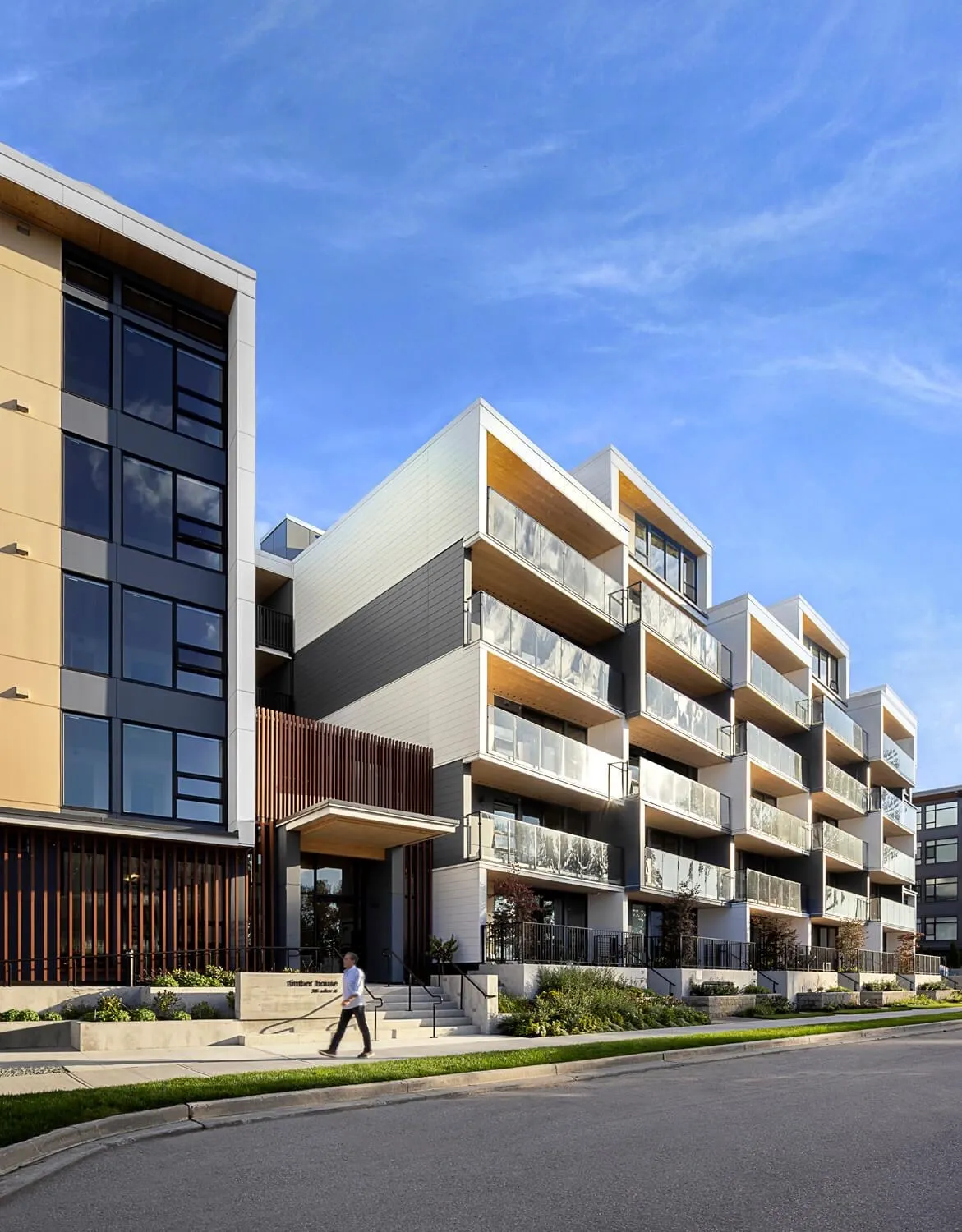 316 310 Salter Street