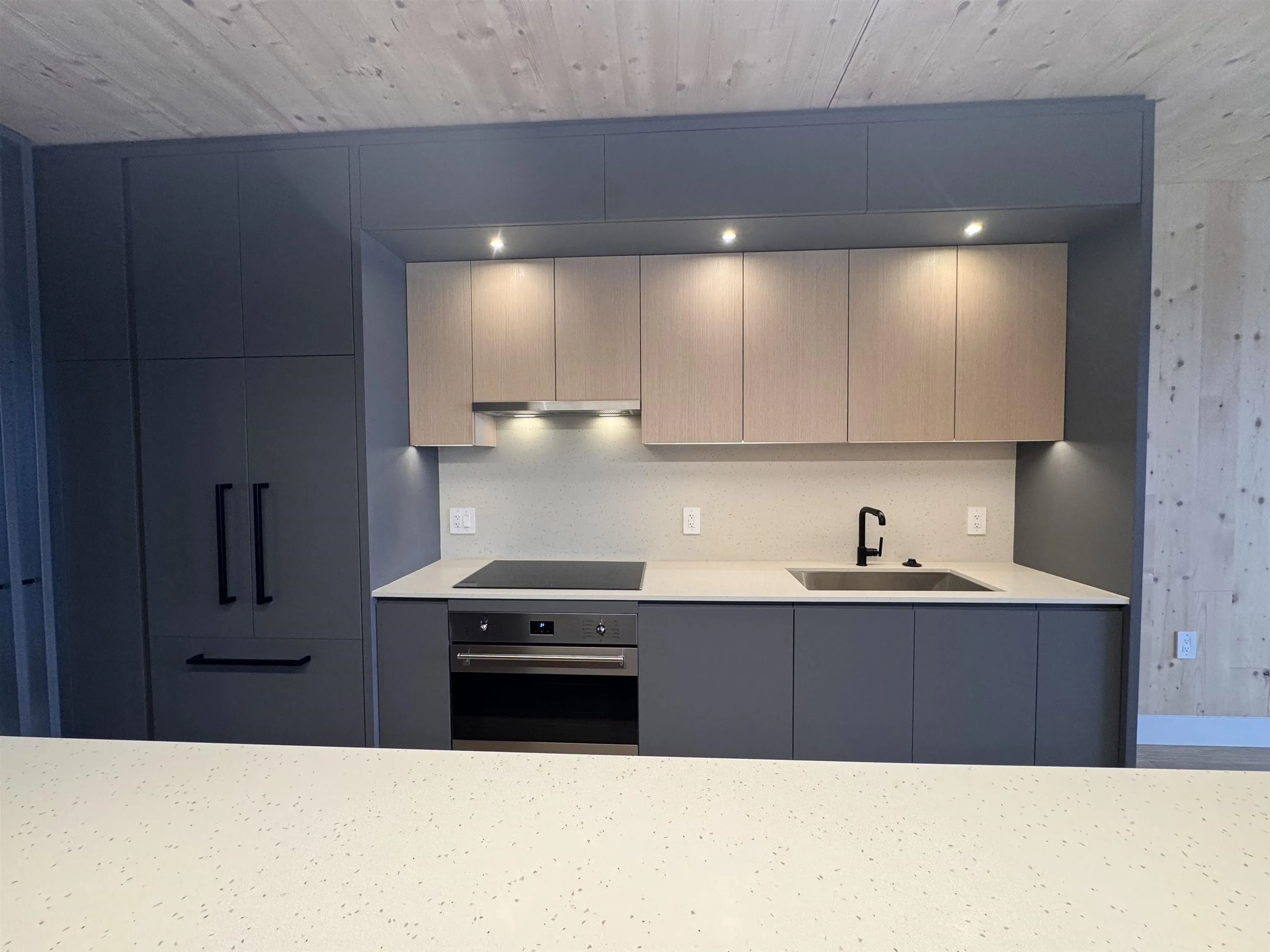 316 310 Salter Street