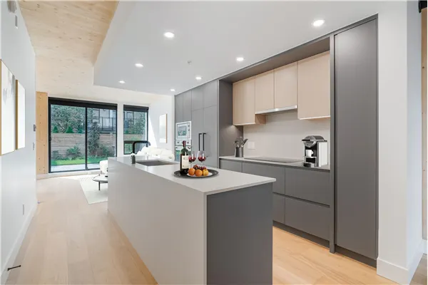 121 310 Salter Street