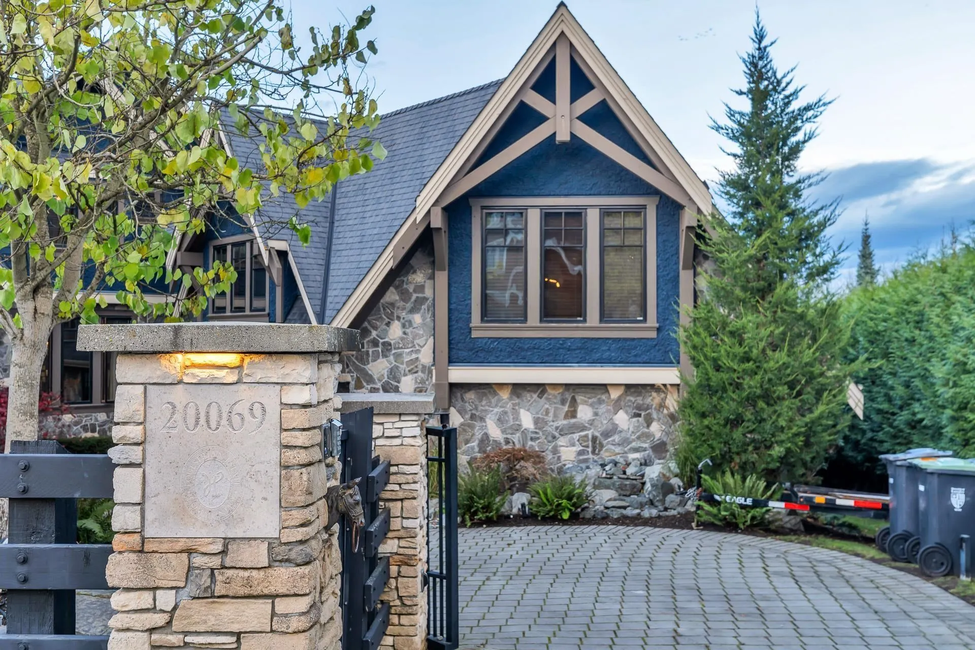 20069 2 Avenue