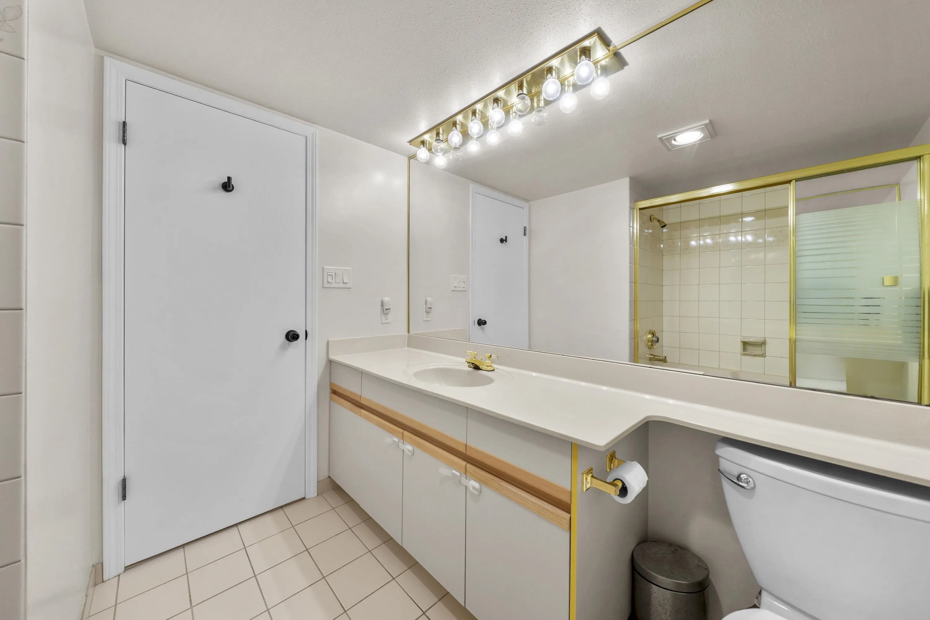 803 995 Roche Point Drive