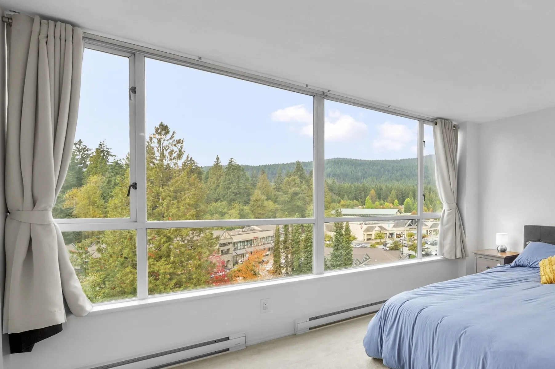 803 995 Roche Point Drive