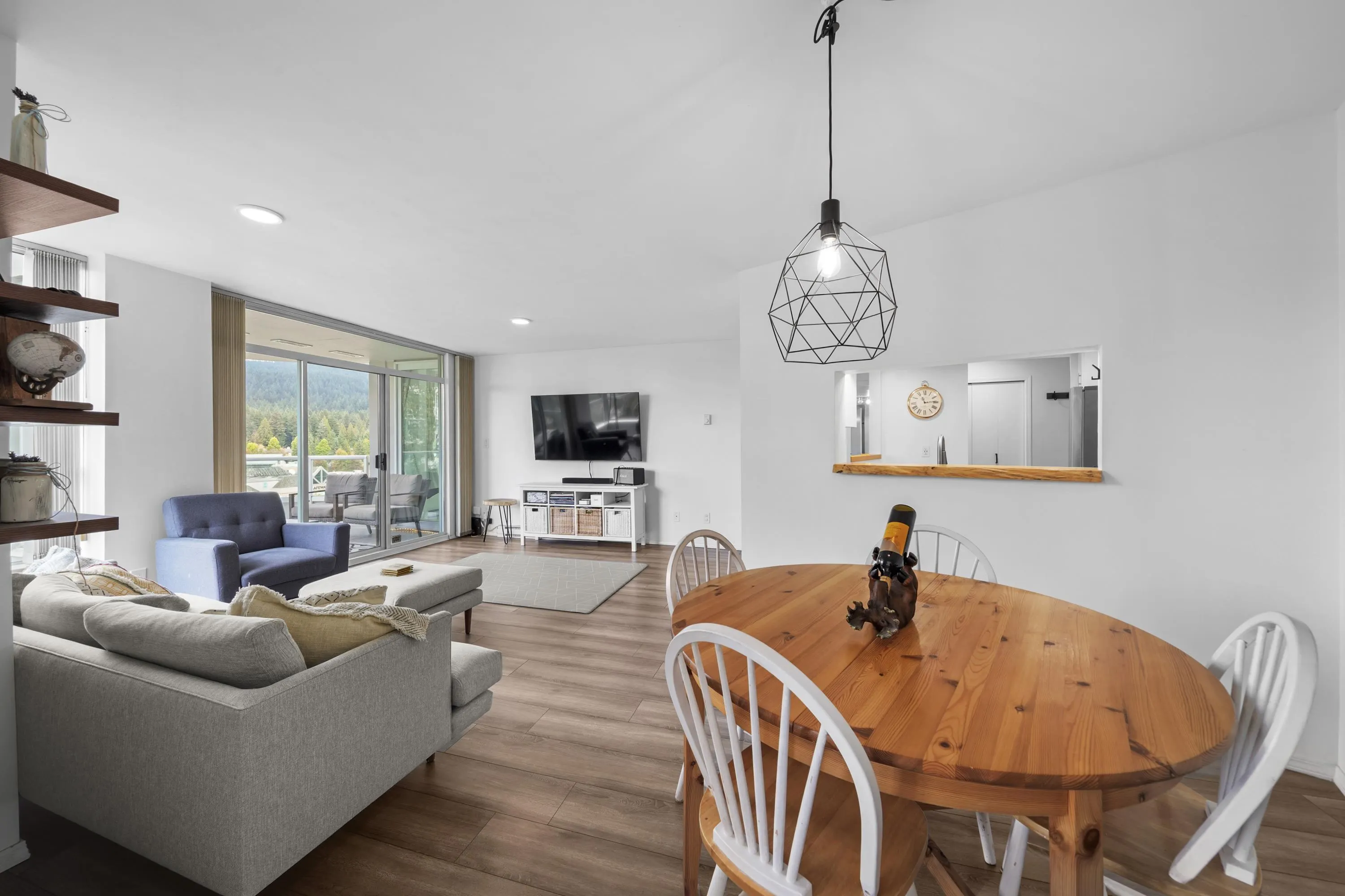 803 995 Roche Point Drive