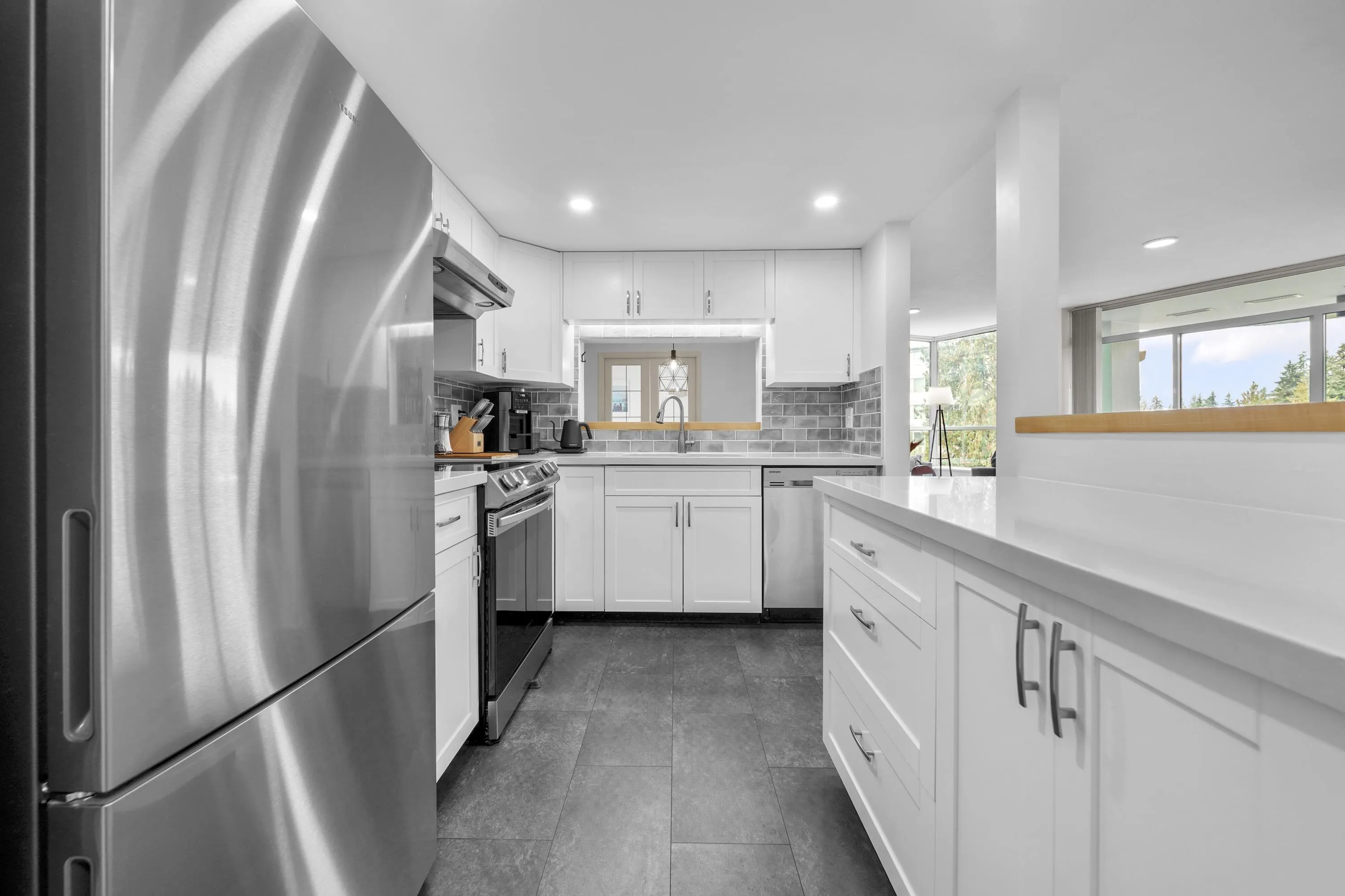 803 995 Roche Point Drive