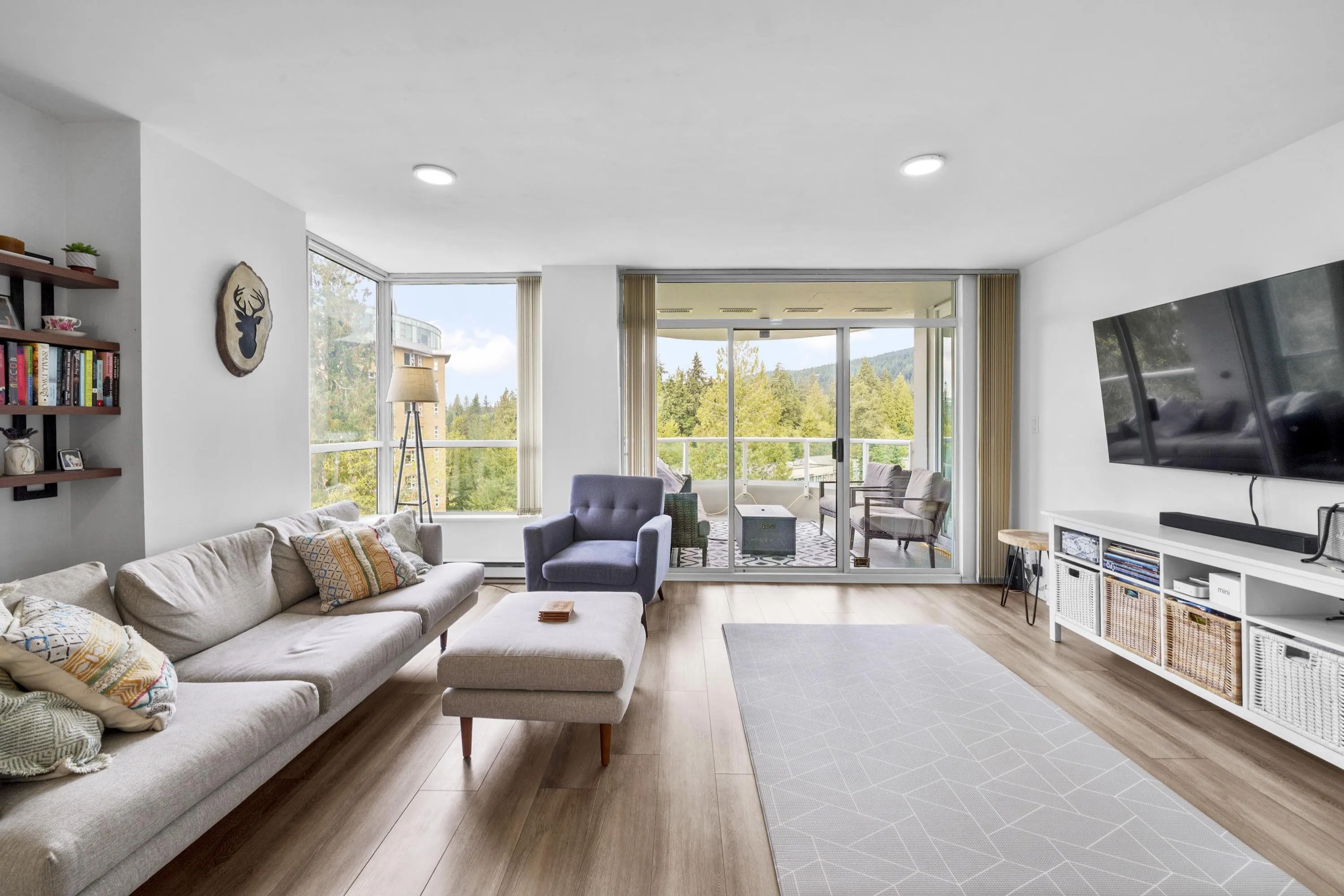 803 995 Roche Point Drive