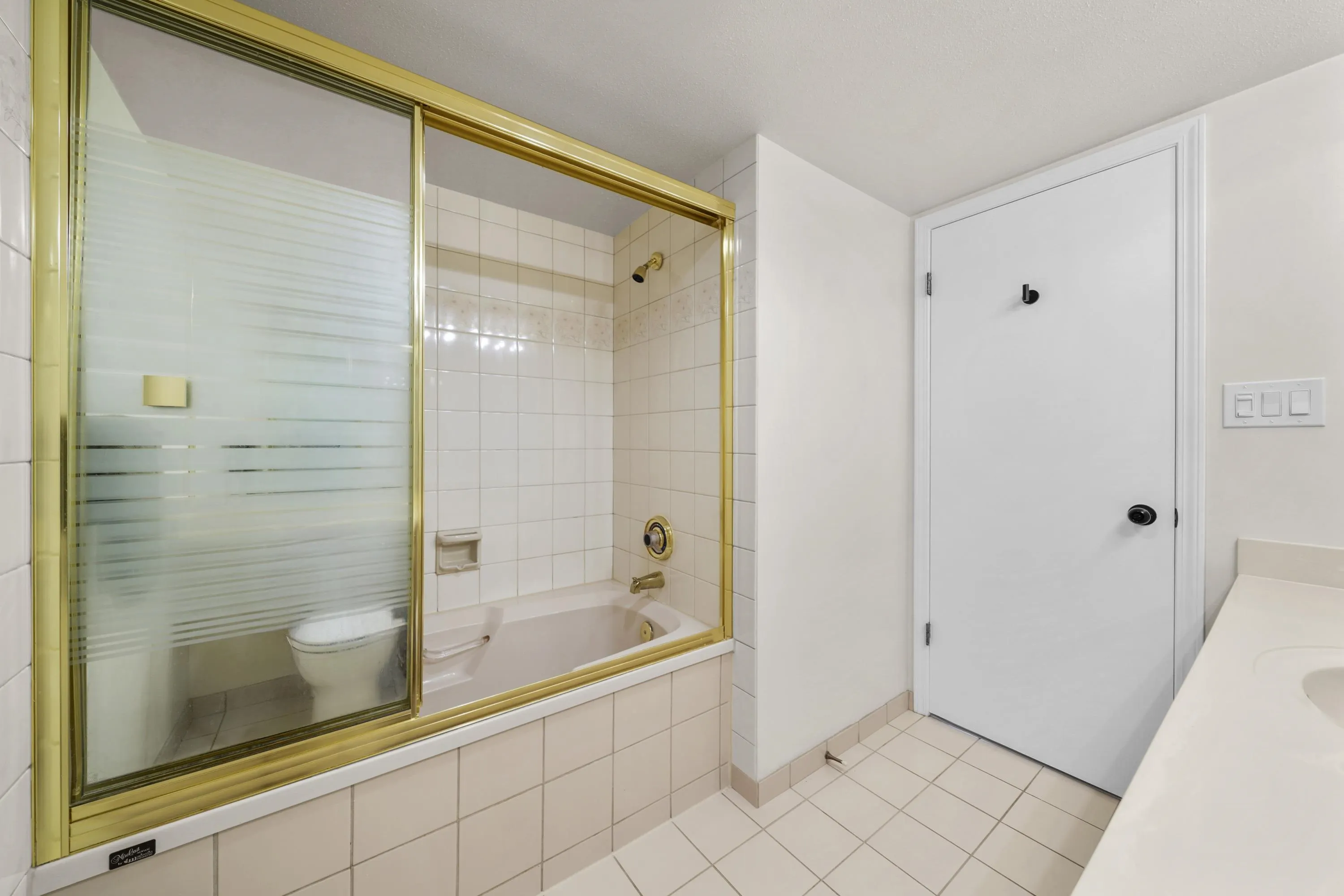 803 995 Roche Point Drive