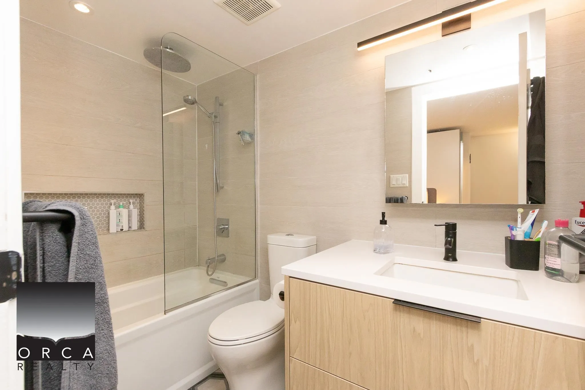 1903 930 Cambie Street