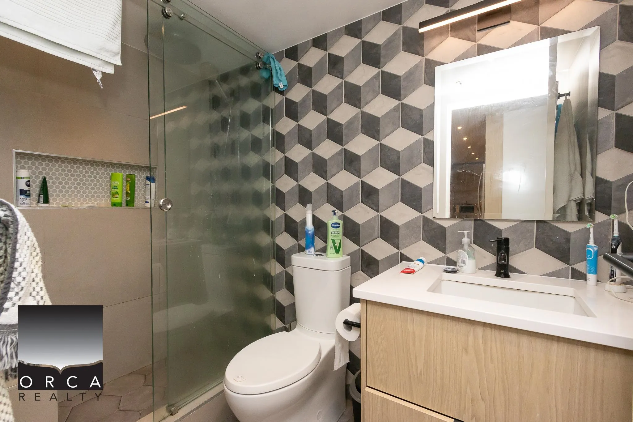 1903 930 Cambie Street