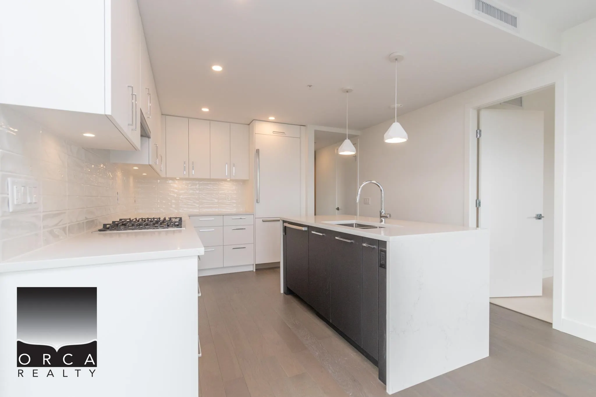 804 1588 Johnston Road