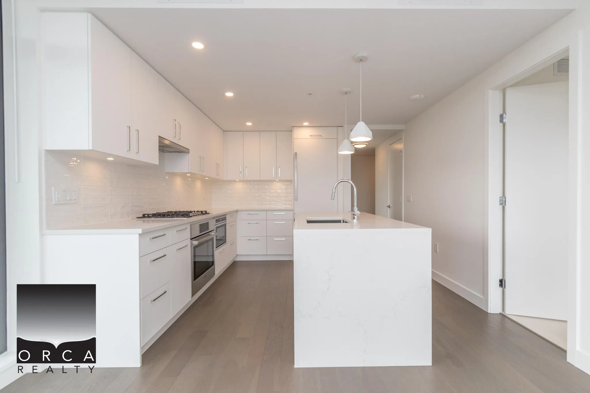 804 1588 Johnston Road