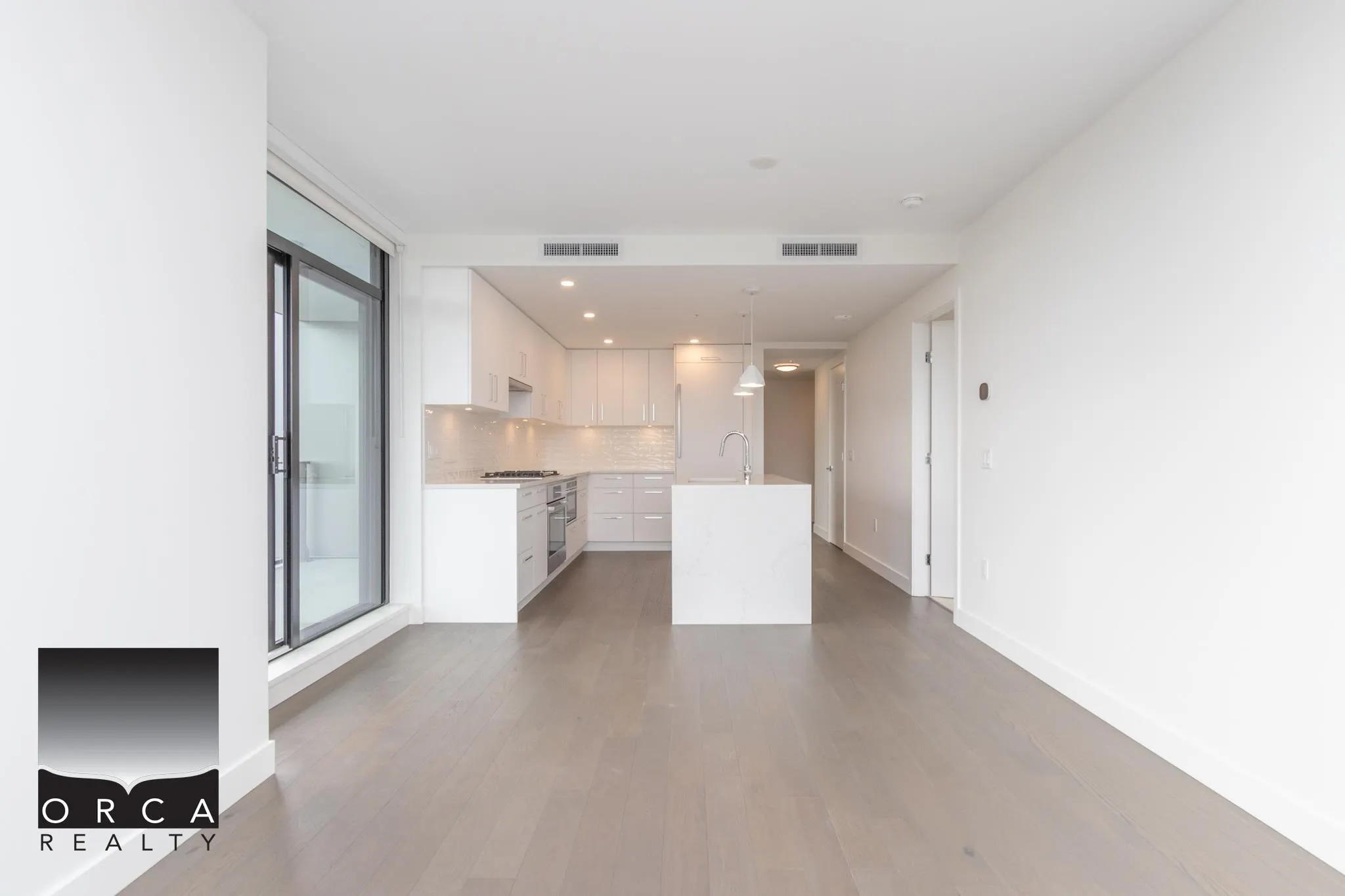 804 1588 Johnston Road