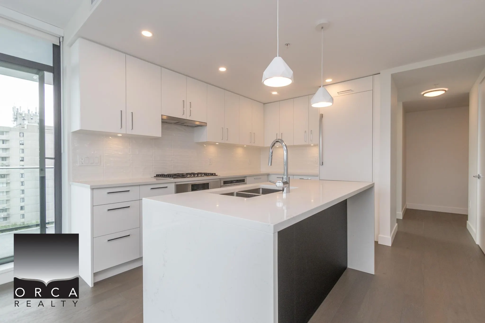 804 1588 Johnston Road