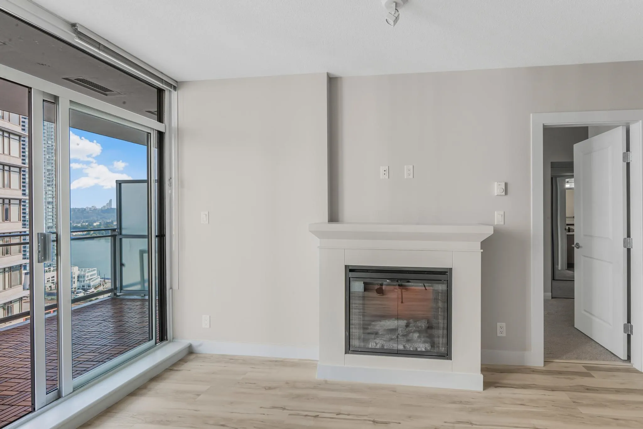 2605 898 Carnarvon Street