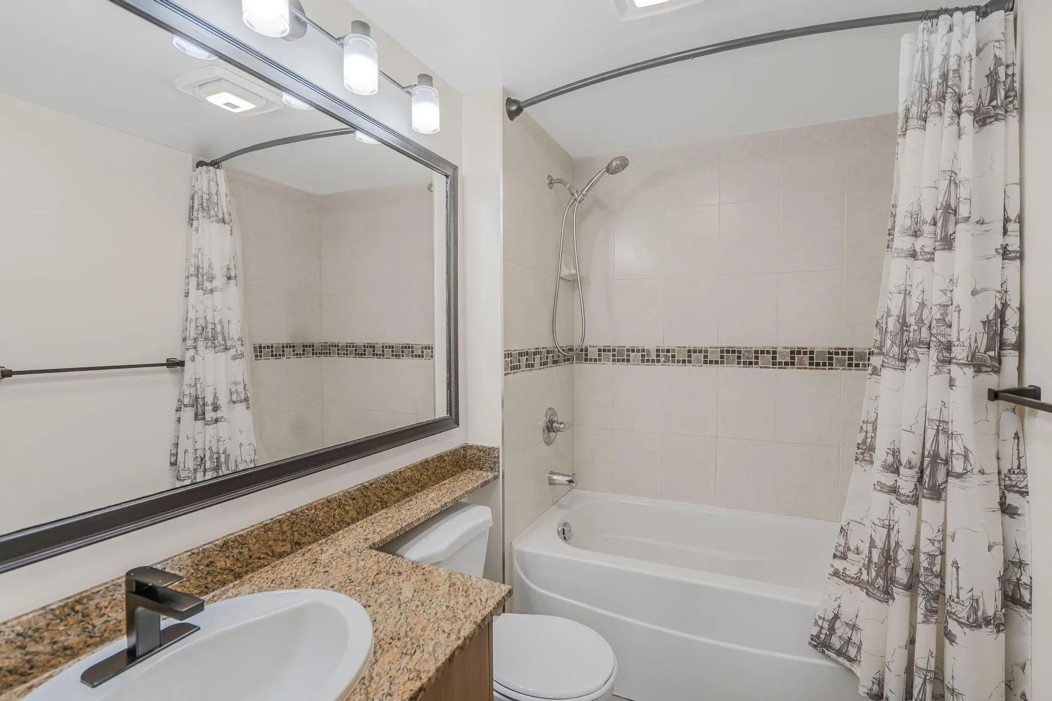 2605 898 Carnarvon Street