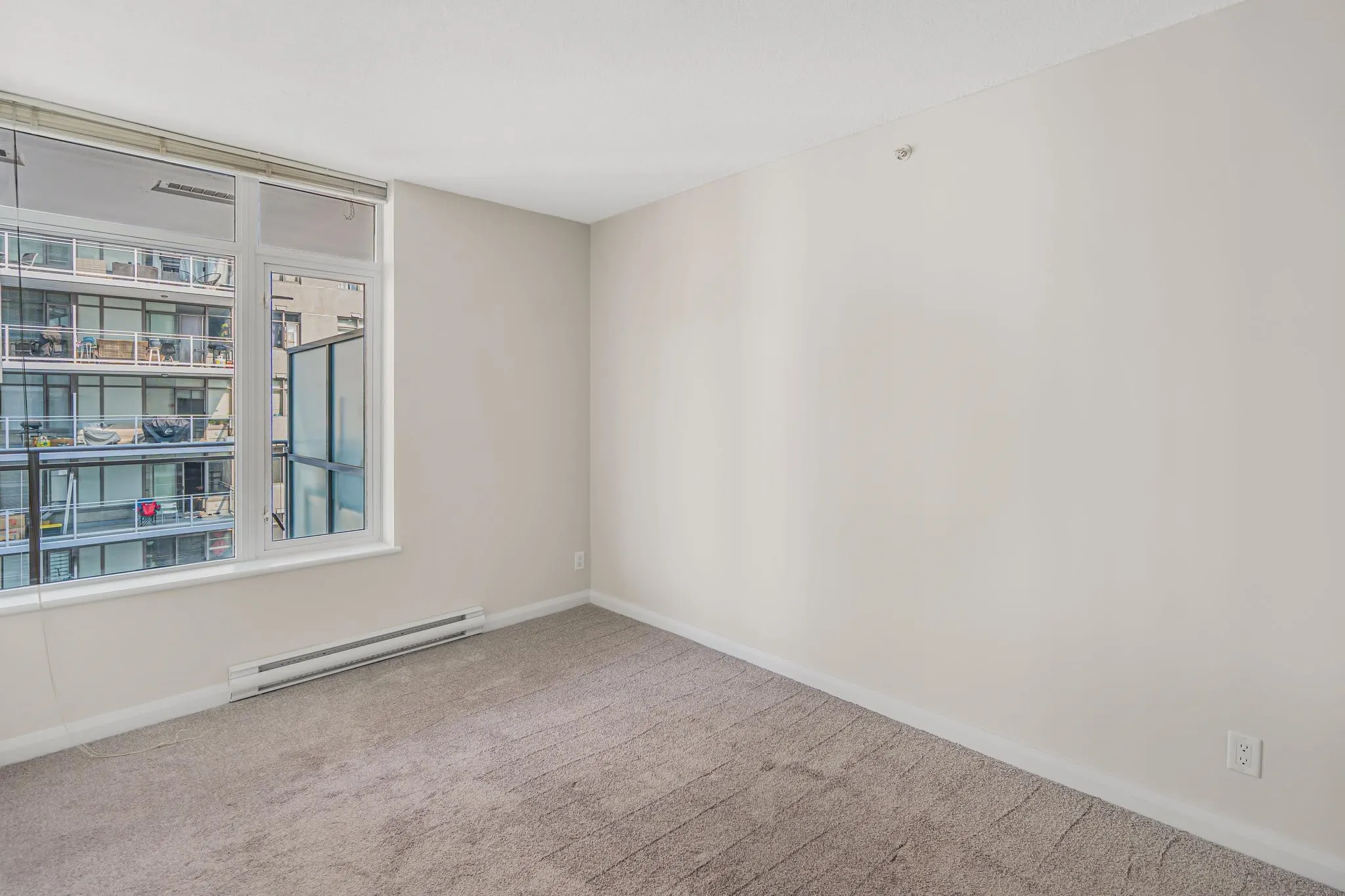 2605 898 Carnarvon Street