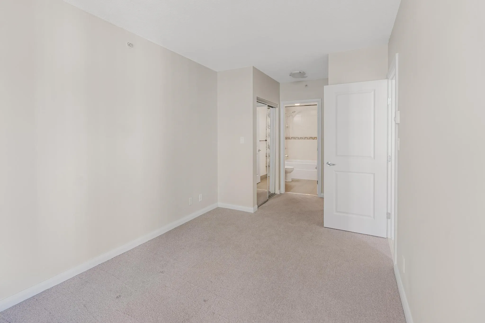 2605 898 Carnarvon Street