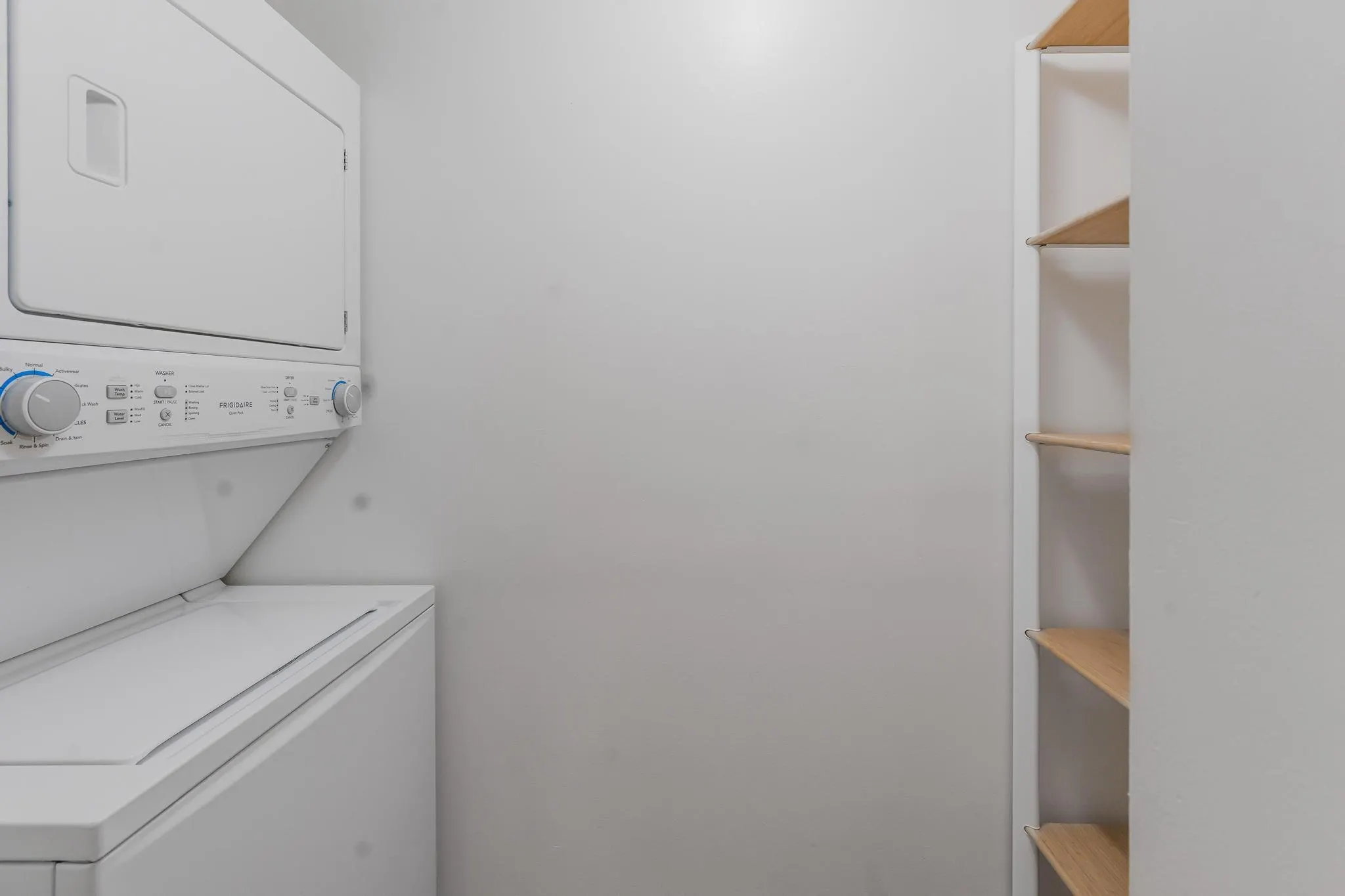 2605 898 Carnarvon Street