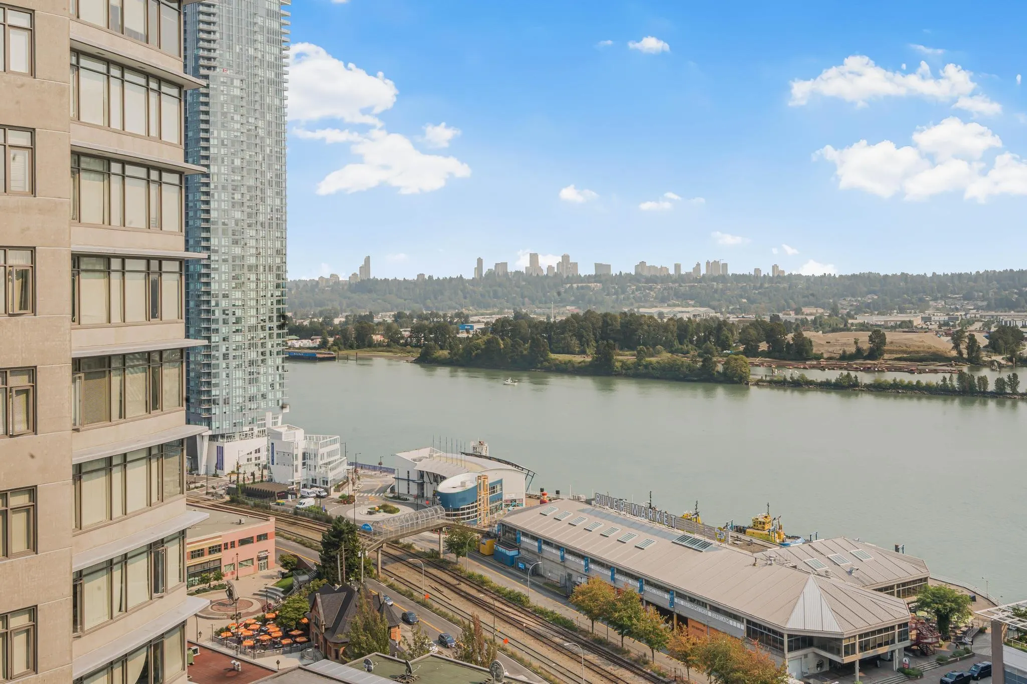 2605 898 Carnarvon Street