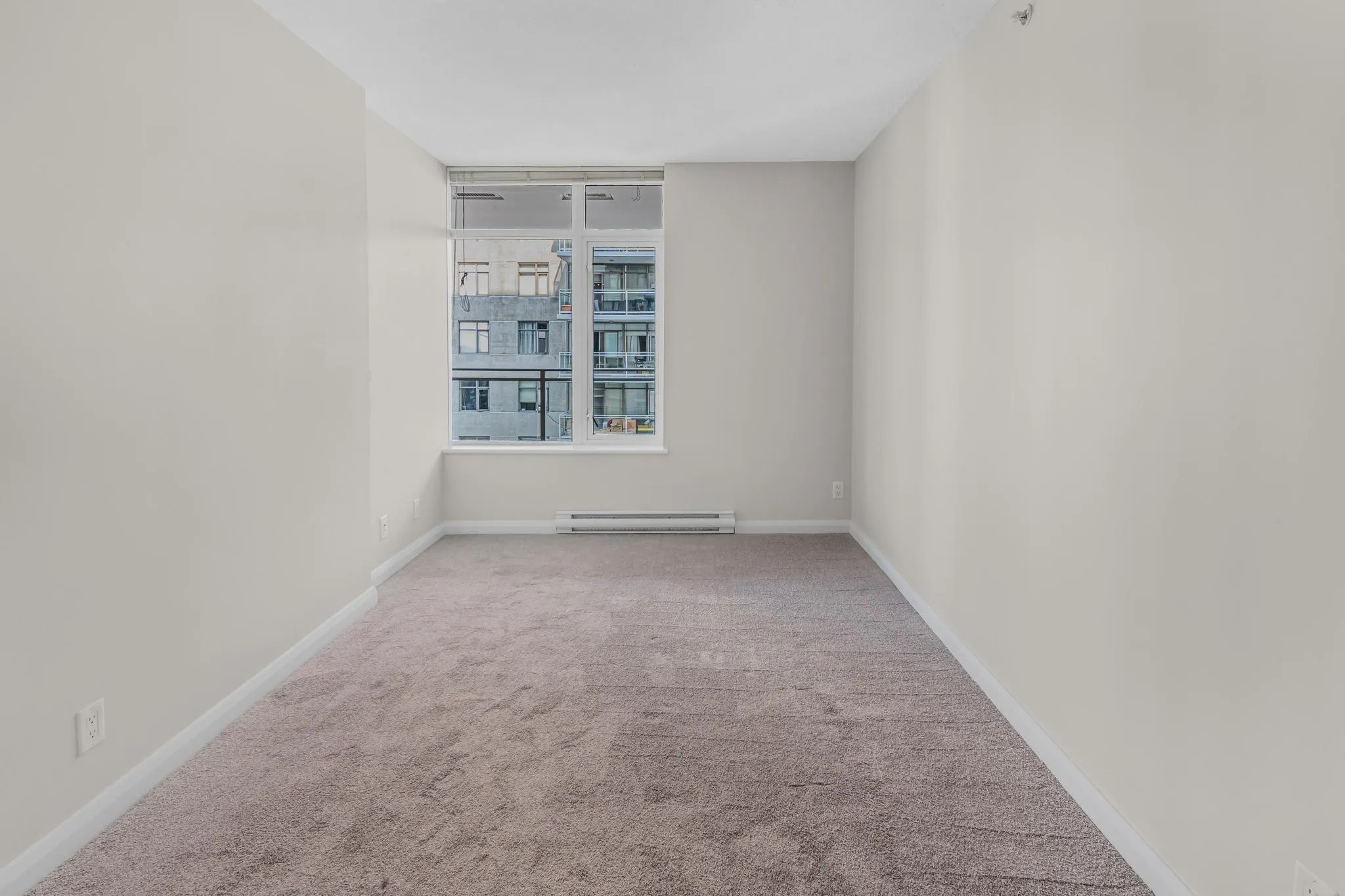 2605 898 Carnarvon Street