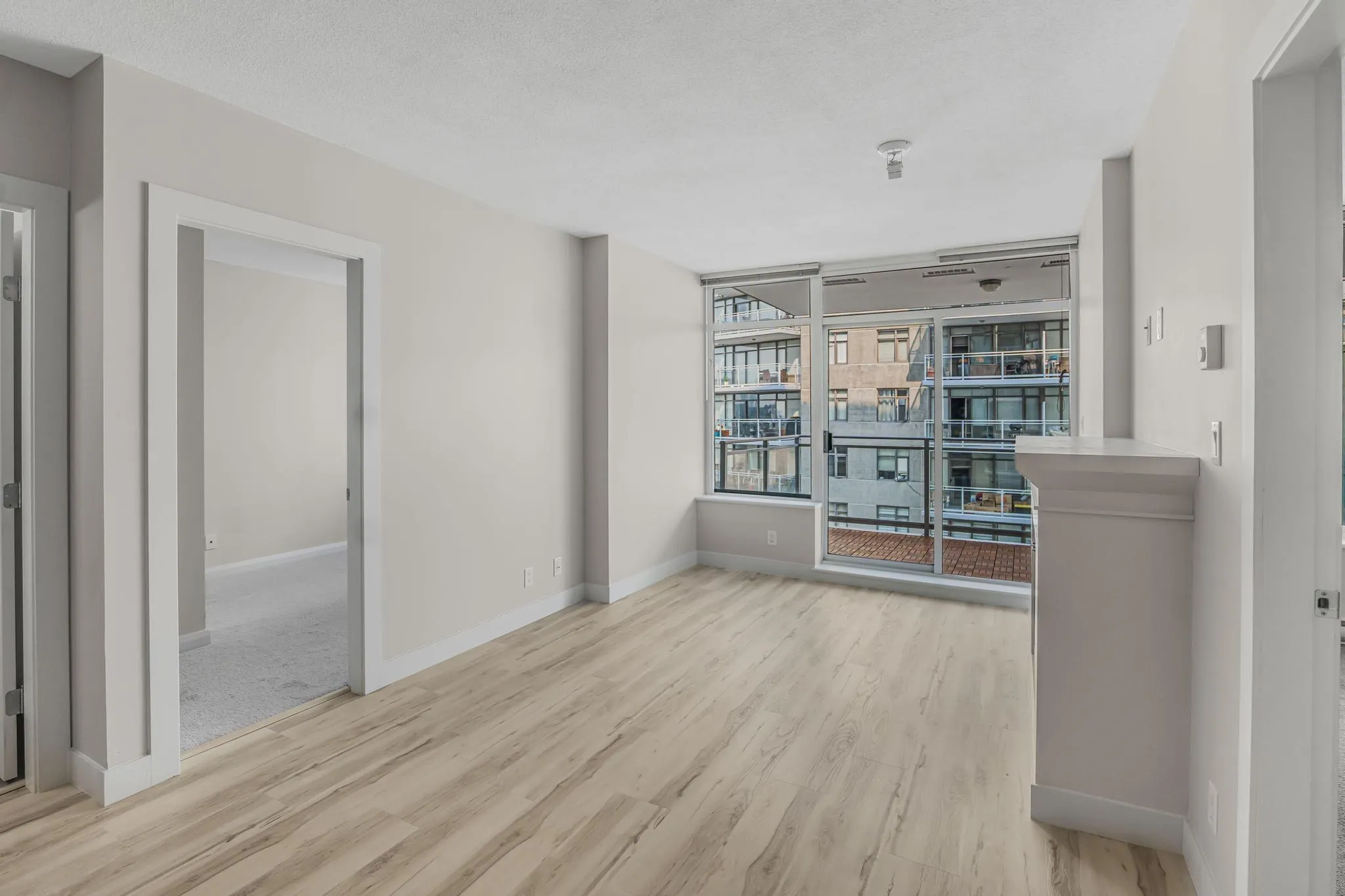 2605 898 Carnarvon Street