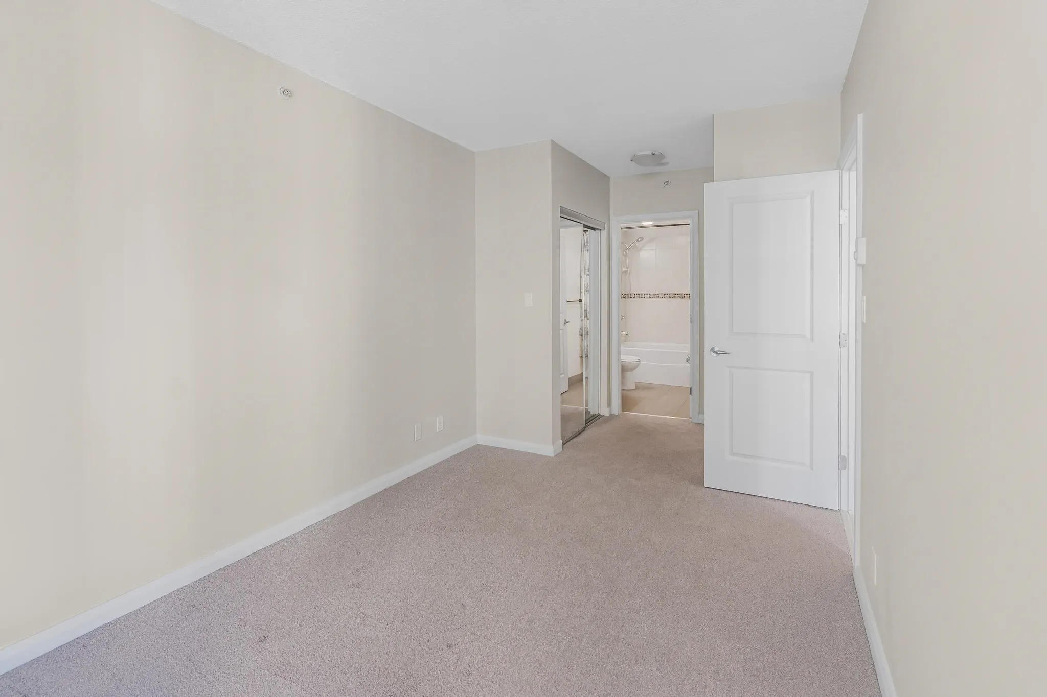 2605 898 Carnarvon Street