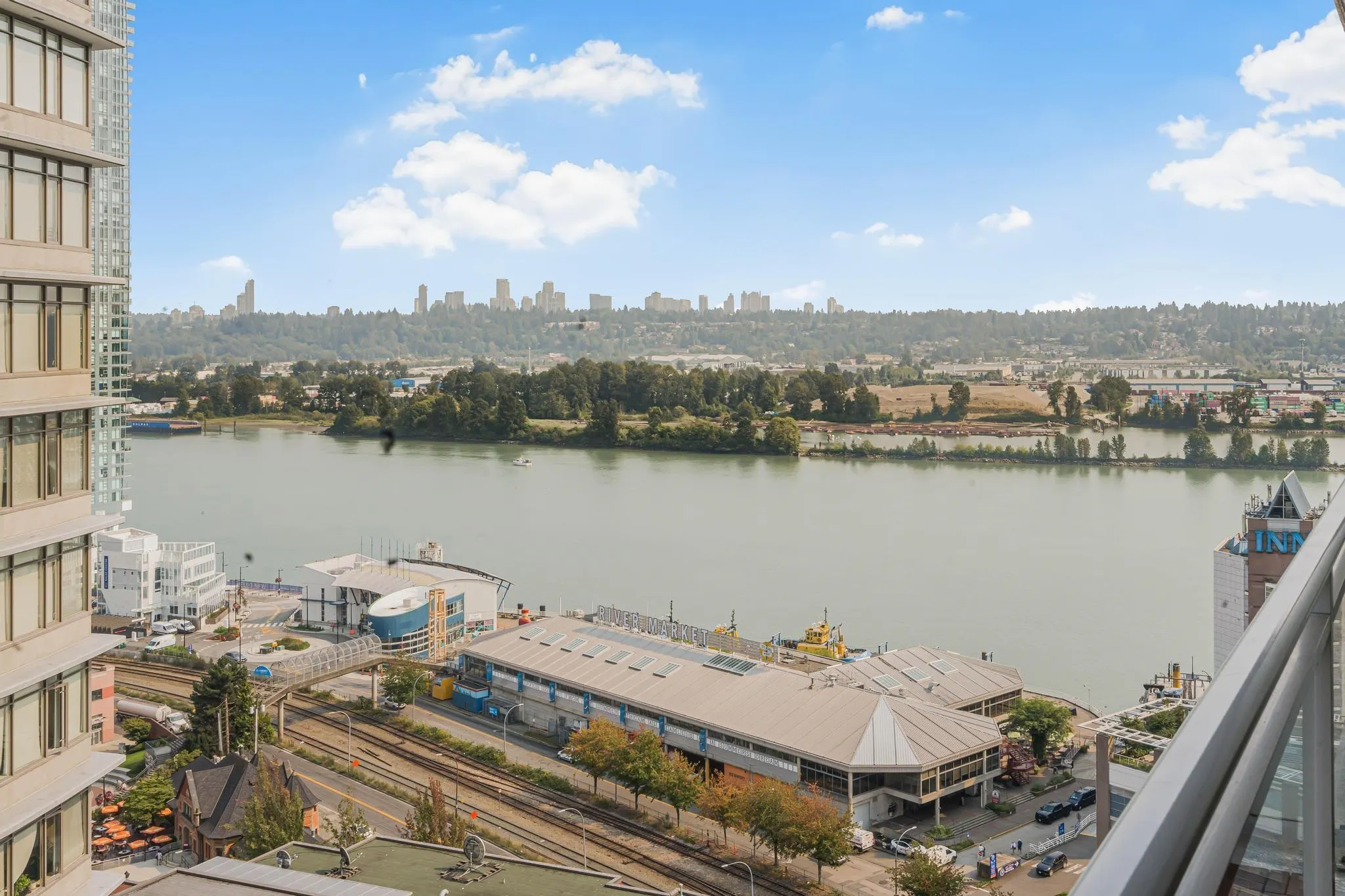 2605 898 Carnarvon Street