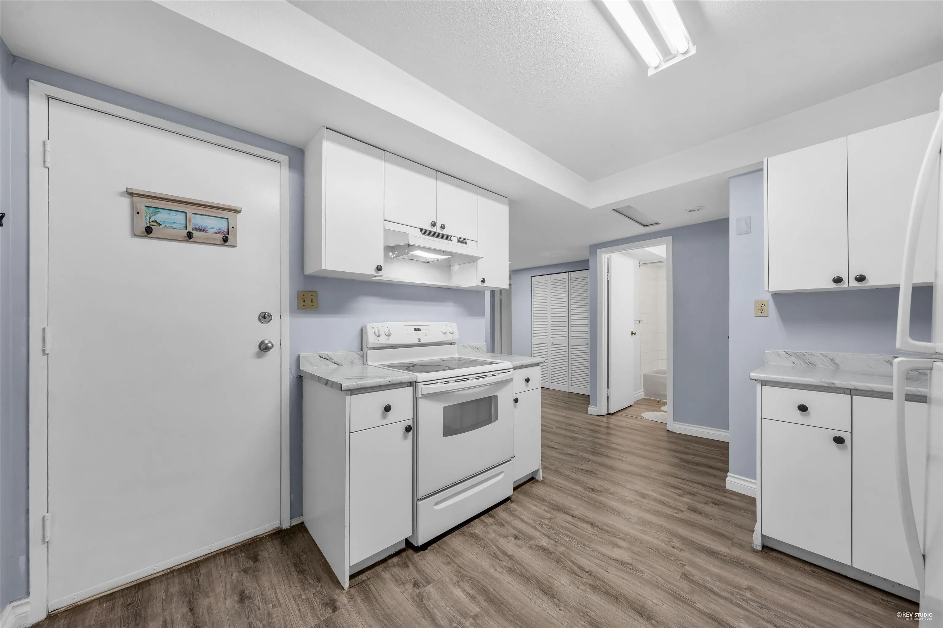 1382 Sutherland Avenue