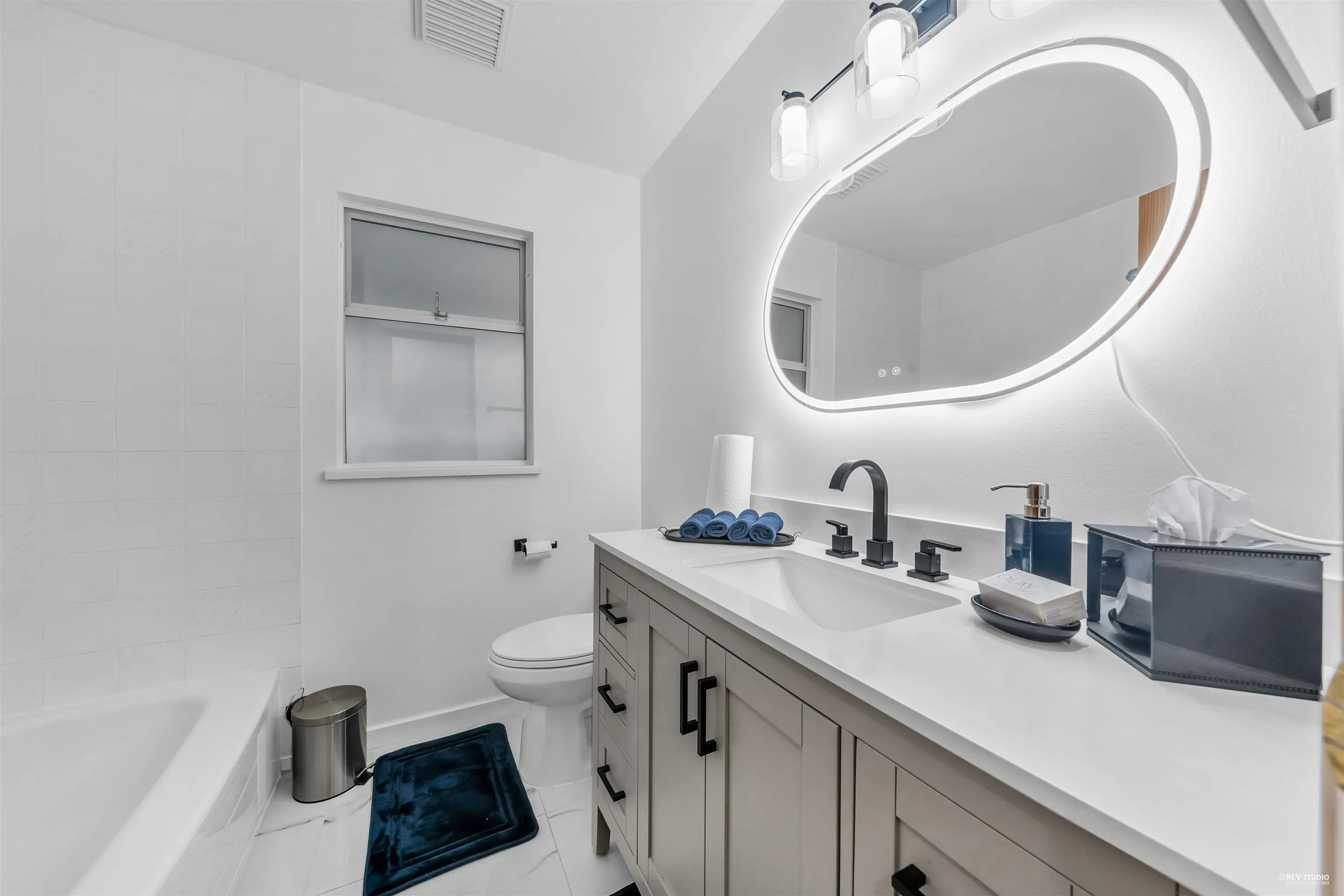 1382 Sutherland Avenue