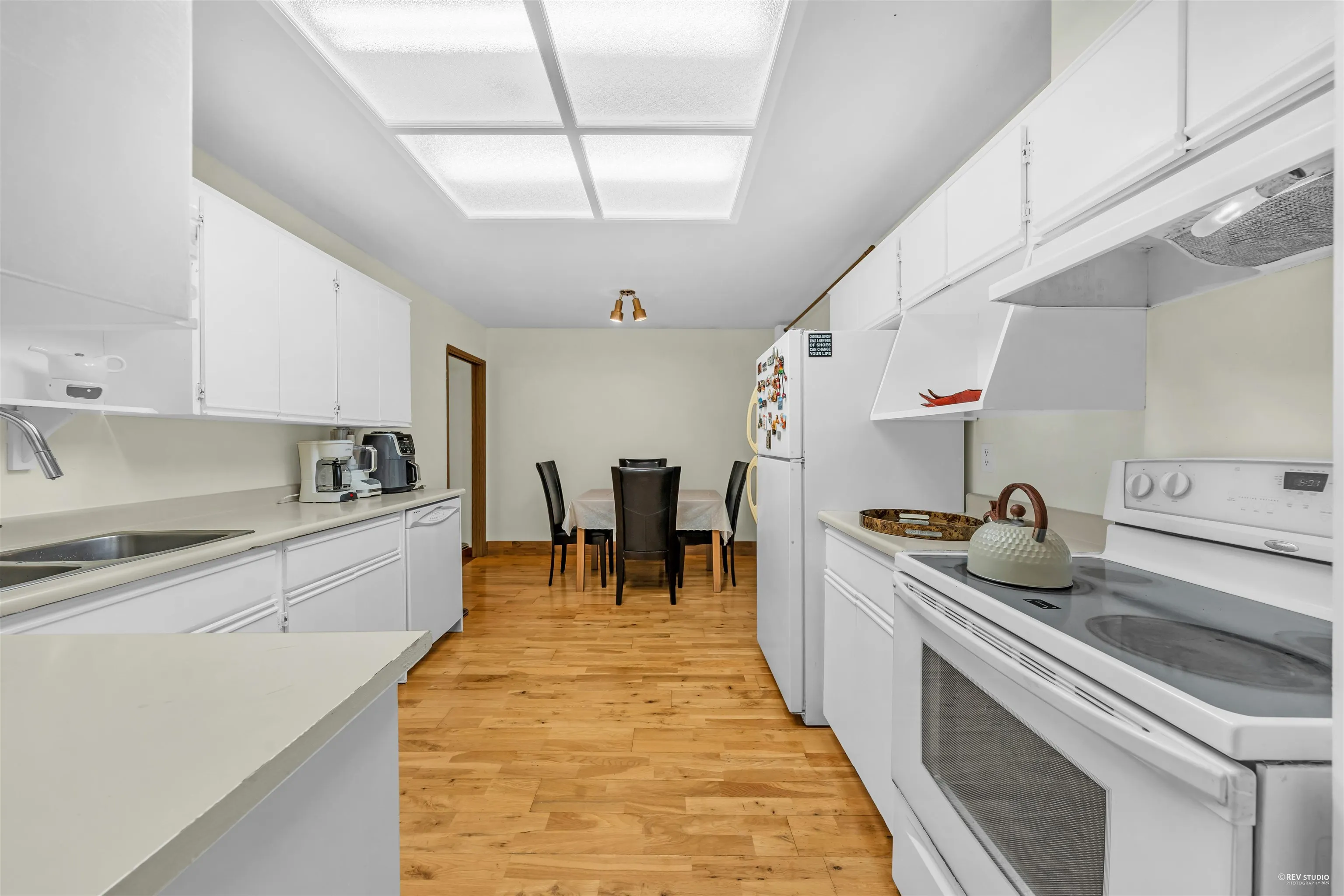 1382 Sutherland Avenue