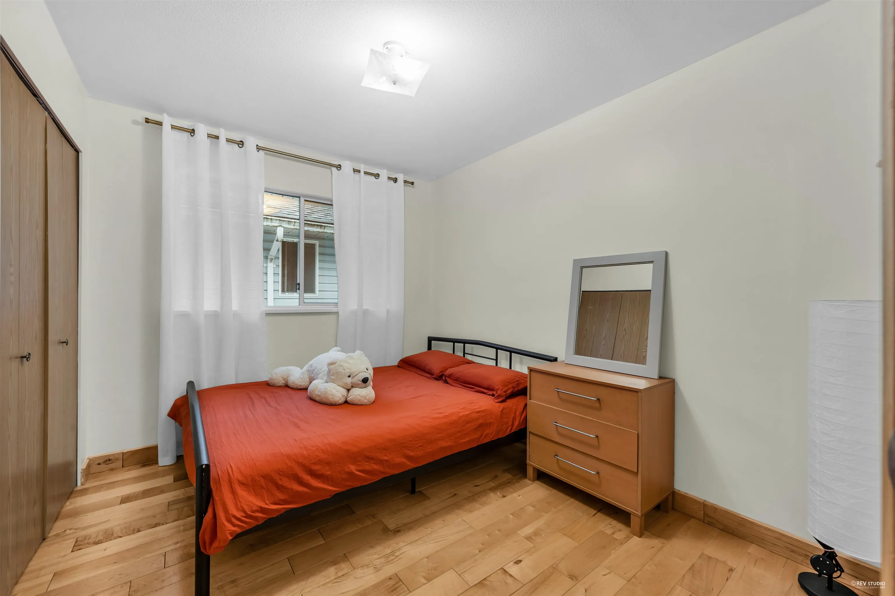 1382 Sutherland Avenue