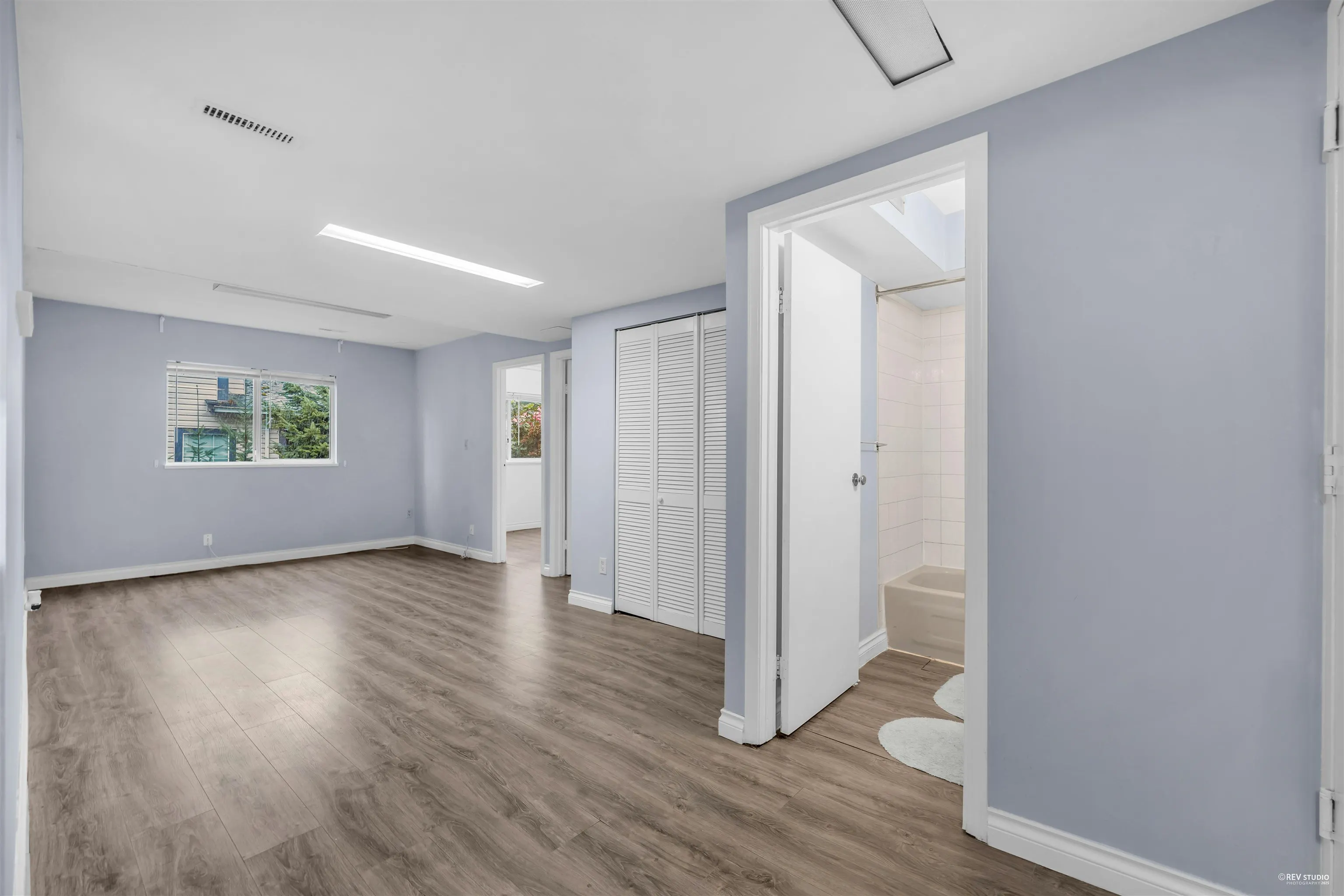 1382 Sutherland Avenue