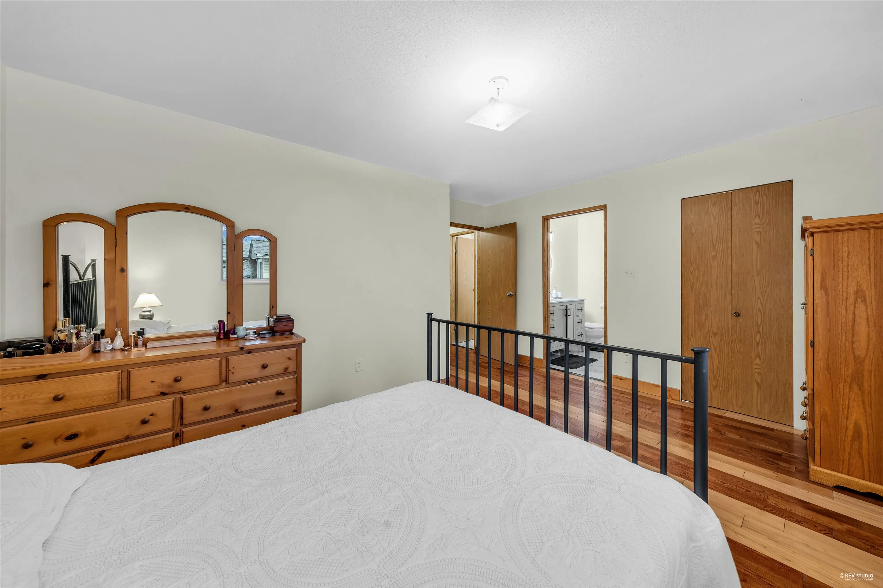 1382 Sutherland Avenue