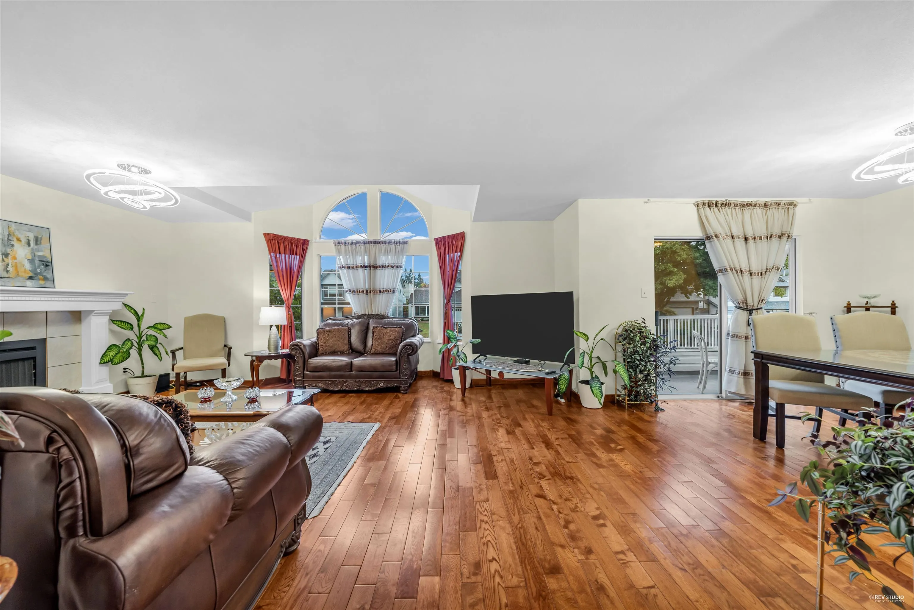 1382 Sutherland Avenue