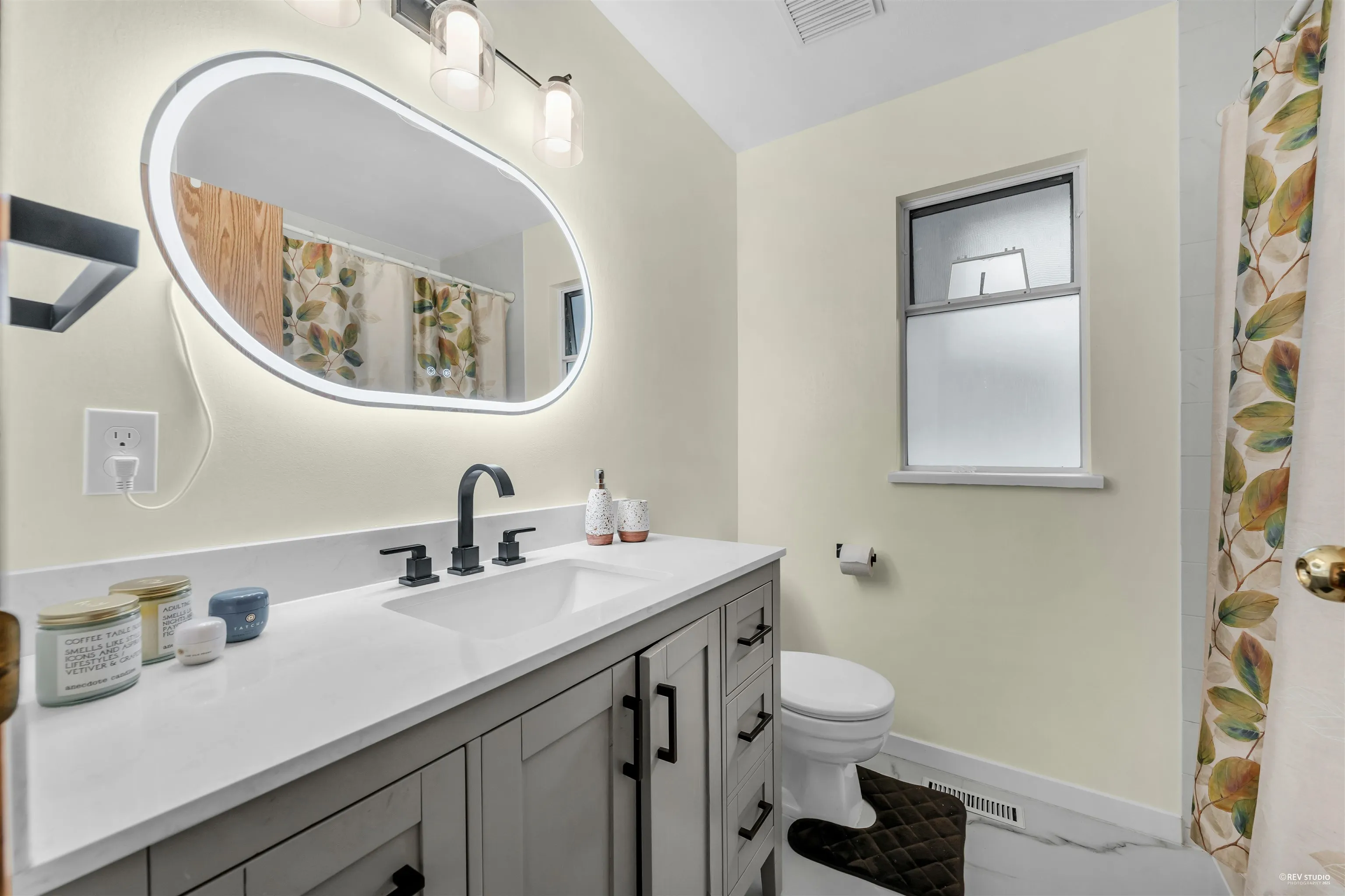 1382 Sutherland Avenue