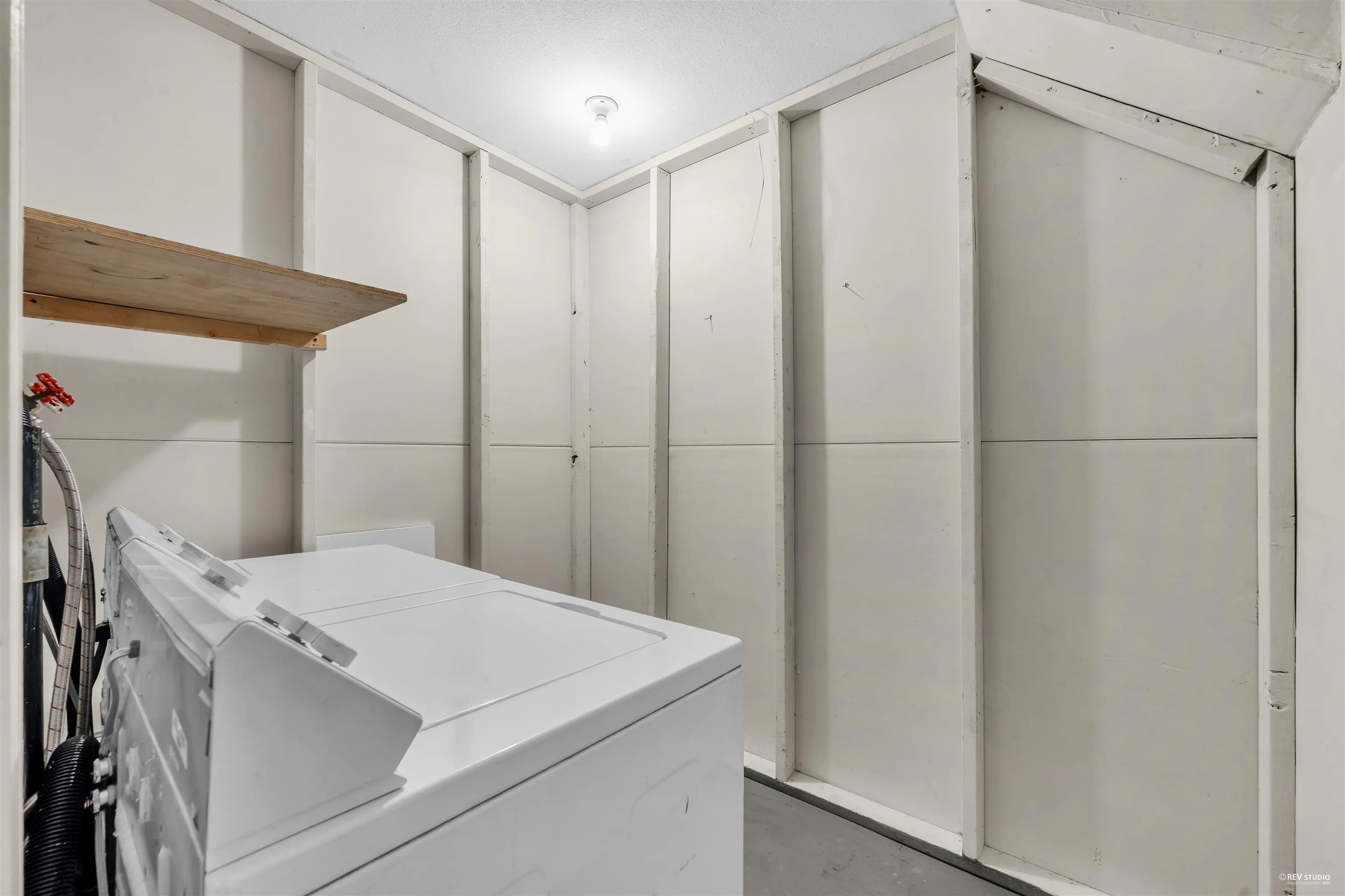 1382 Sutherland Avenue