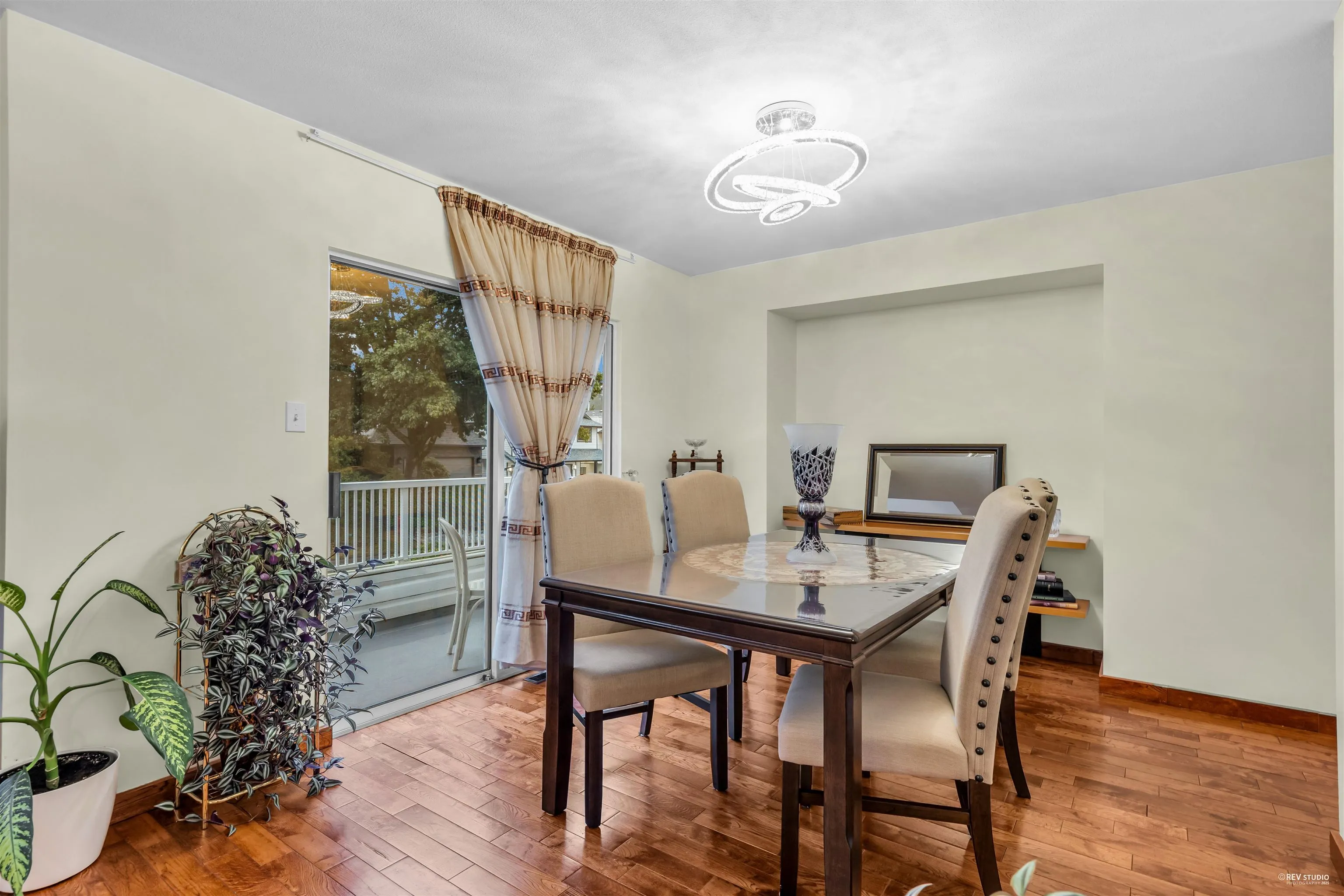 1382 Sutherland Avenue