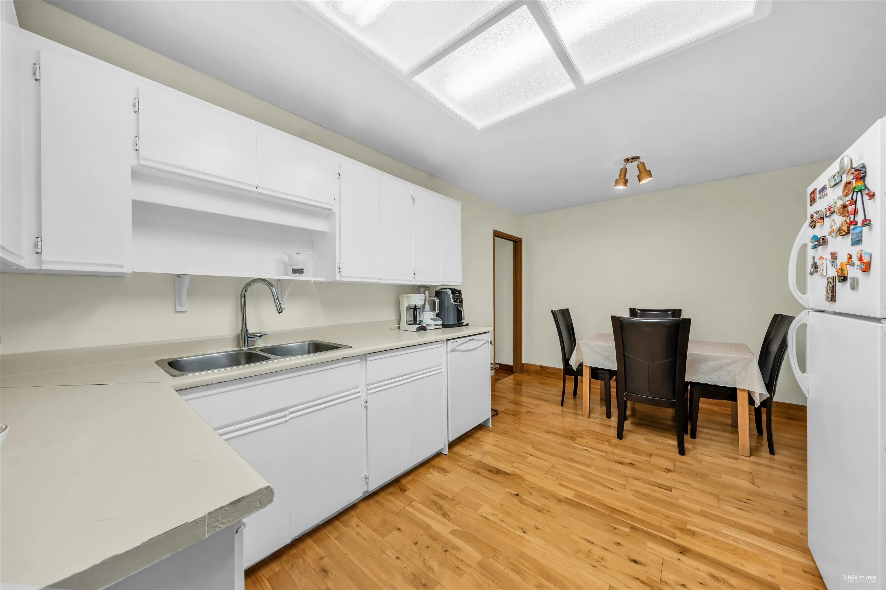 1382 Sutherland Avenue